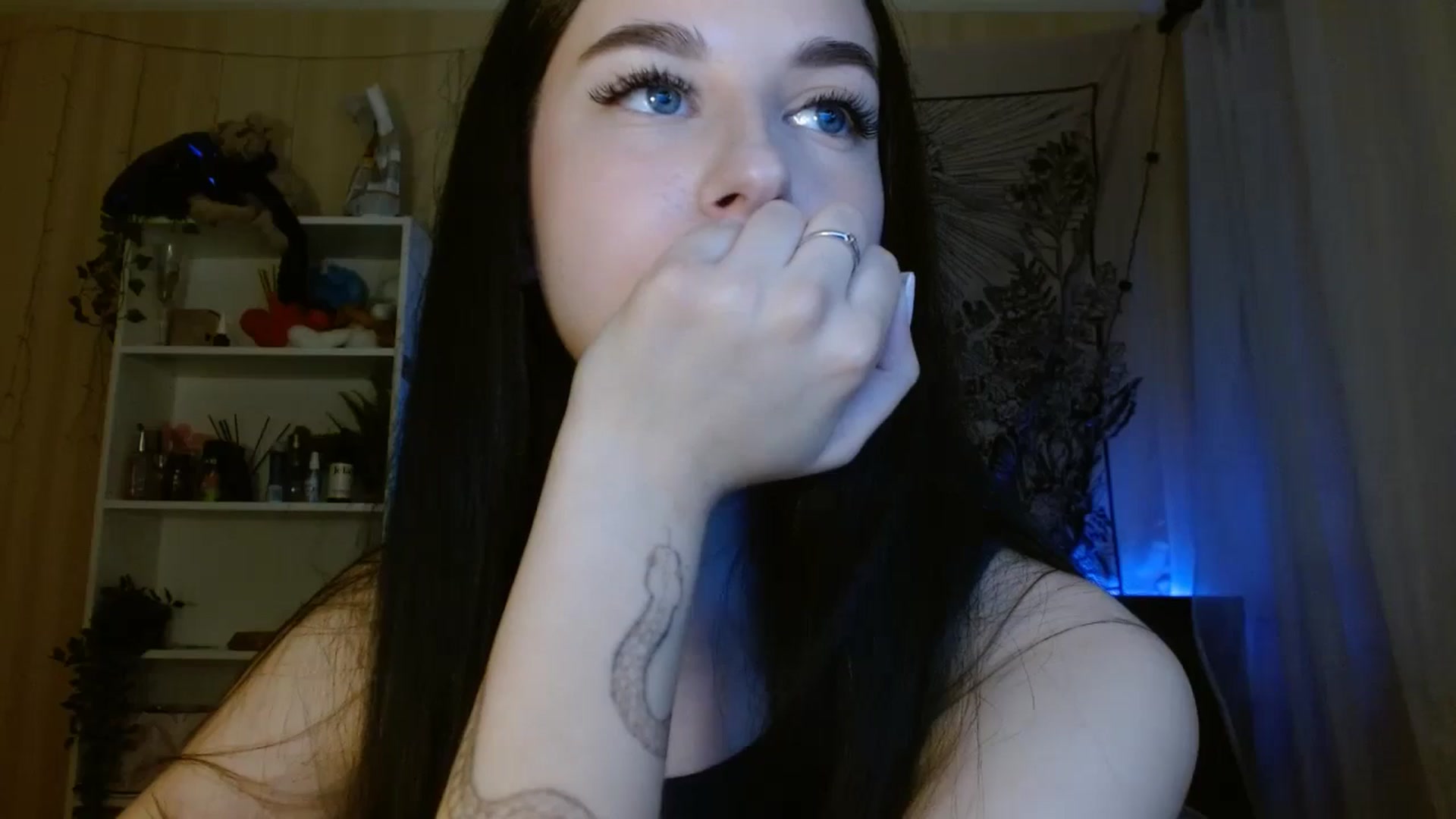 Gallery image thumbnail from ElsieF_'s myfreecams stream on, 04/26/2024, 18:23 image 20 of 20
