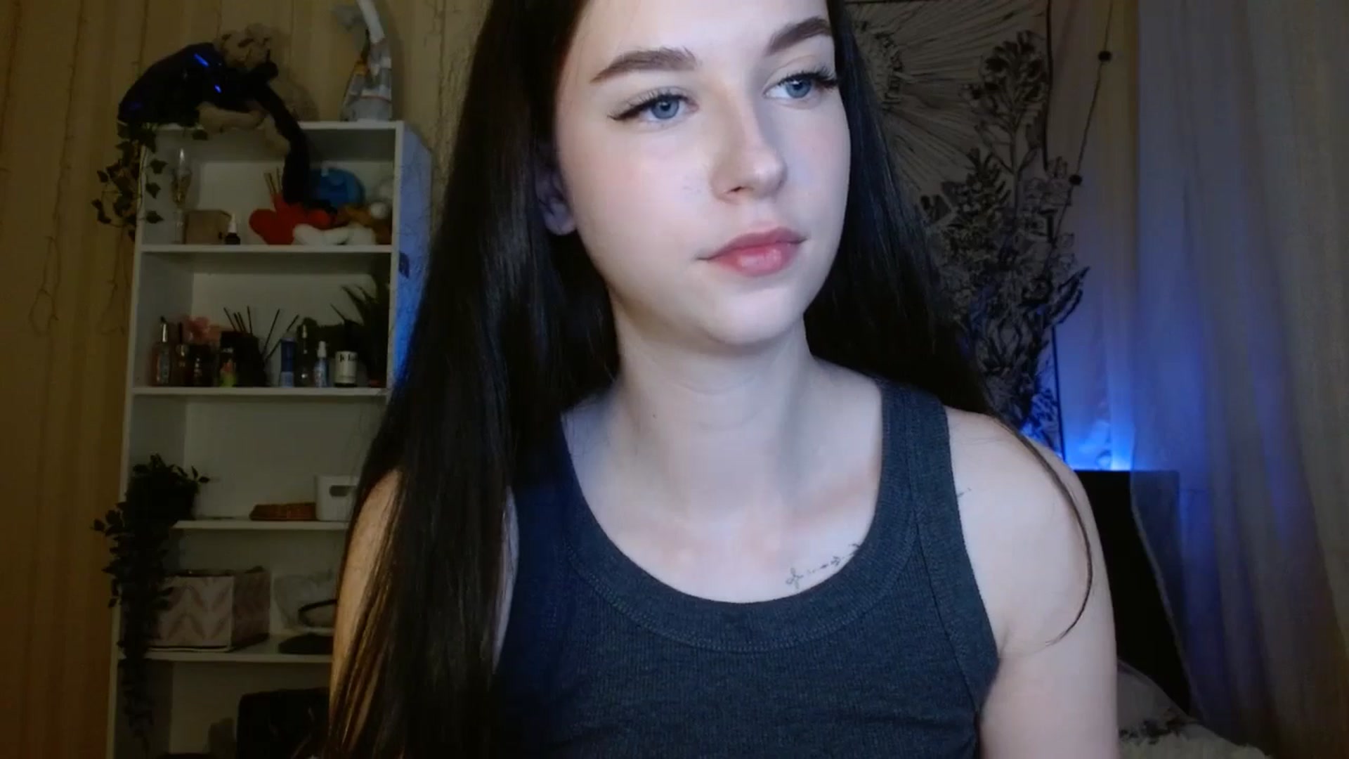 Gallery image thumbnail from ElsieF_'s myfreecams stream on, 04/26/2024, 18:23 image 8 of 20