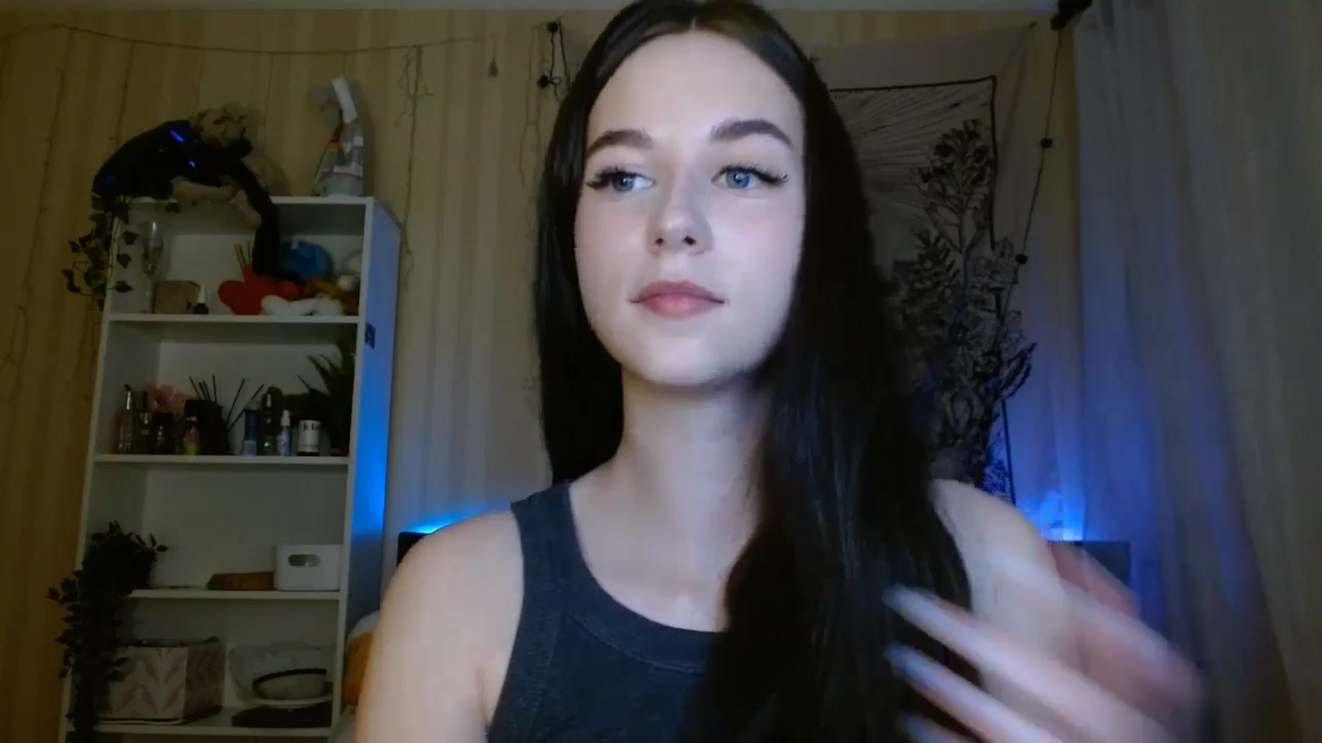 Gallery image thumbnail from ElsieF_'s myfreecams stream on, 04/26/2024, 18:23 image 18 of 20