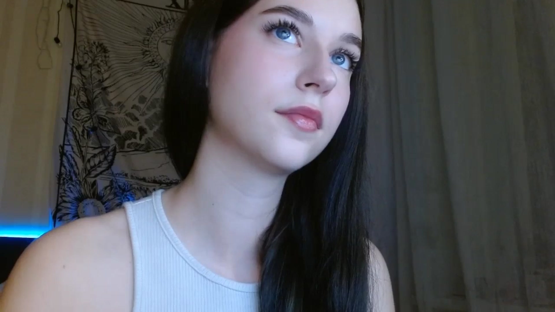 Gallery image thumbnail from ElsieF_'s myfreecams stream on, 04/27/2024, 17:11 image 15 of 20