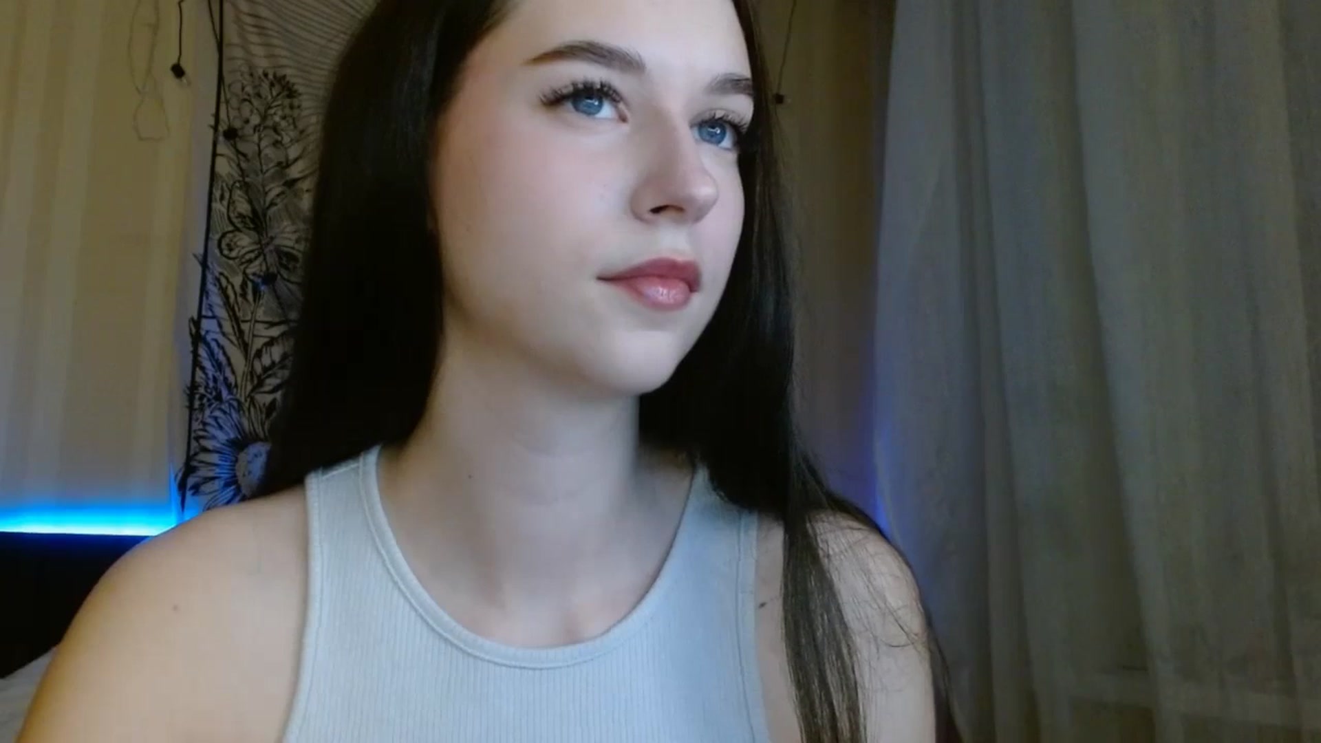 Gallery image thumbnail from ElsieF_'s myfreecams stream on, 04/27/2024, 17:11 image 5 of 20