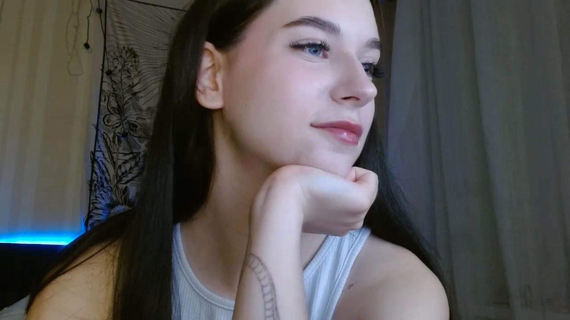 Gallery image thumbnail from ElsieF_'s myfreecams stream on, 04/27/2024, 17:11 image 20 of 20