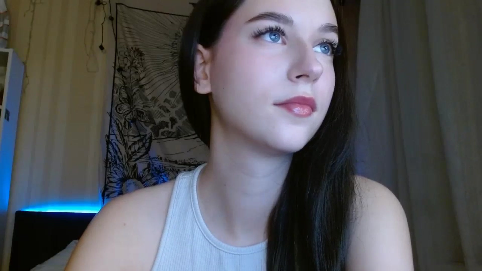 Gallery image thumbnail from ElsieF_'s myfreecams stream on, 04/27/2024, 17:11 image 2 of 20
