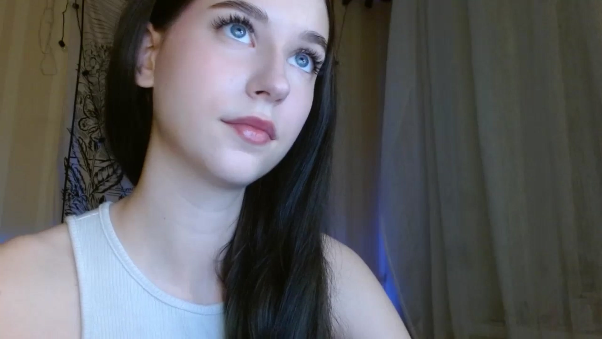 Gallery image thumbnail from ElsieF_'s myfreecams stream on, 04/27/2024, 17:11 image 13 of 20