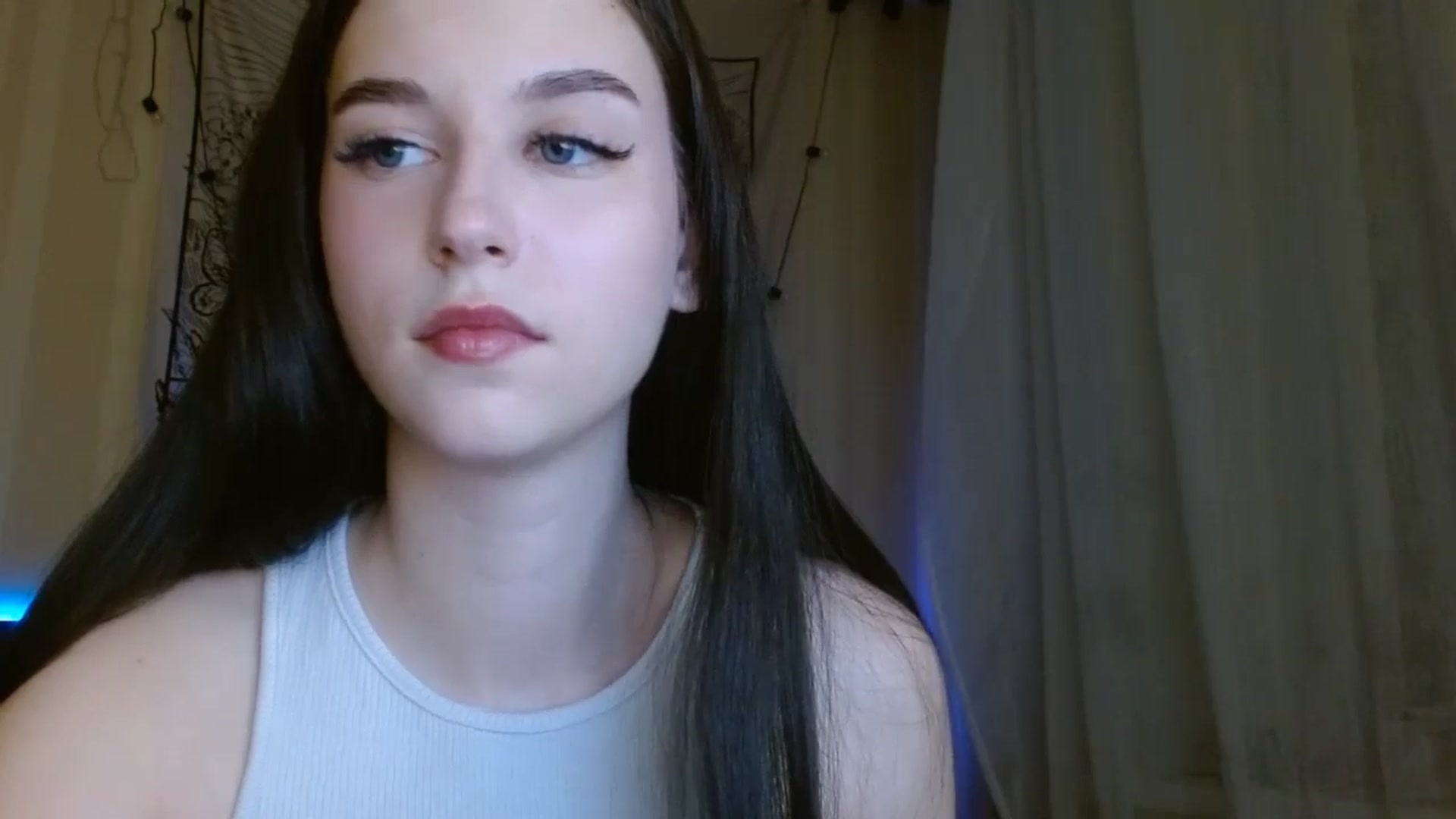 Gallery image thumbnail from ElsieF_'s myfreecams stream on, 04/27/2024, 17:11 image 19 of 20