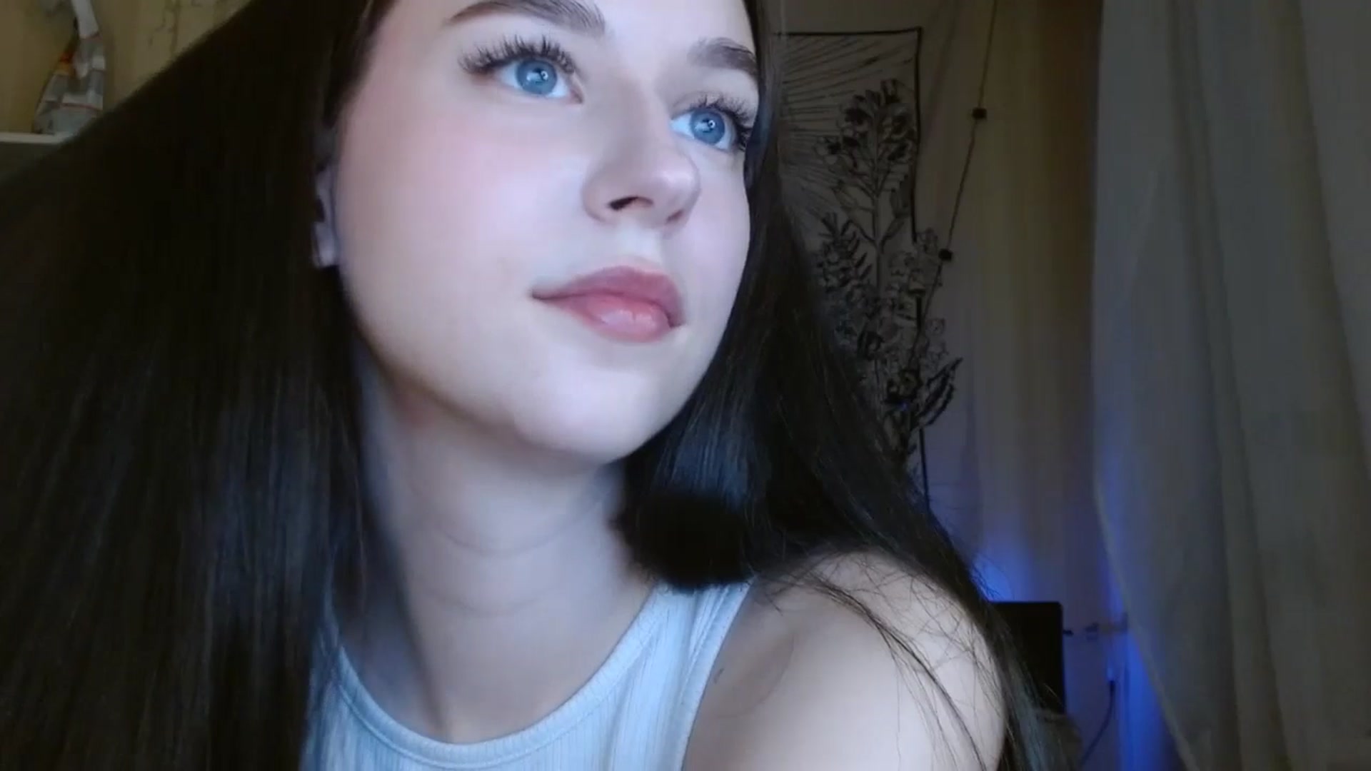 Gallery image thumbnail from ElsieF_'s myfreecams stream on, 04/27/2024, 17:46 image 10 of 20