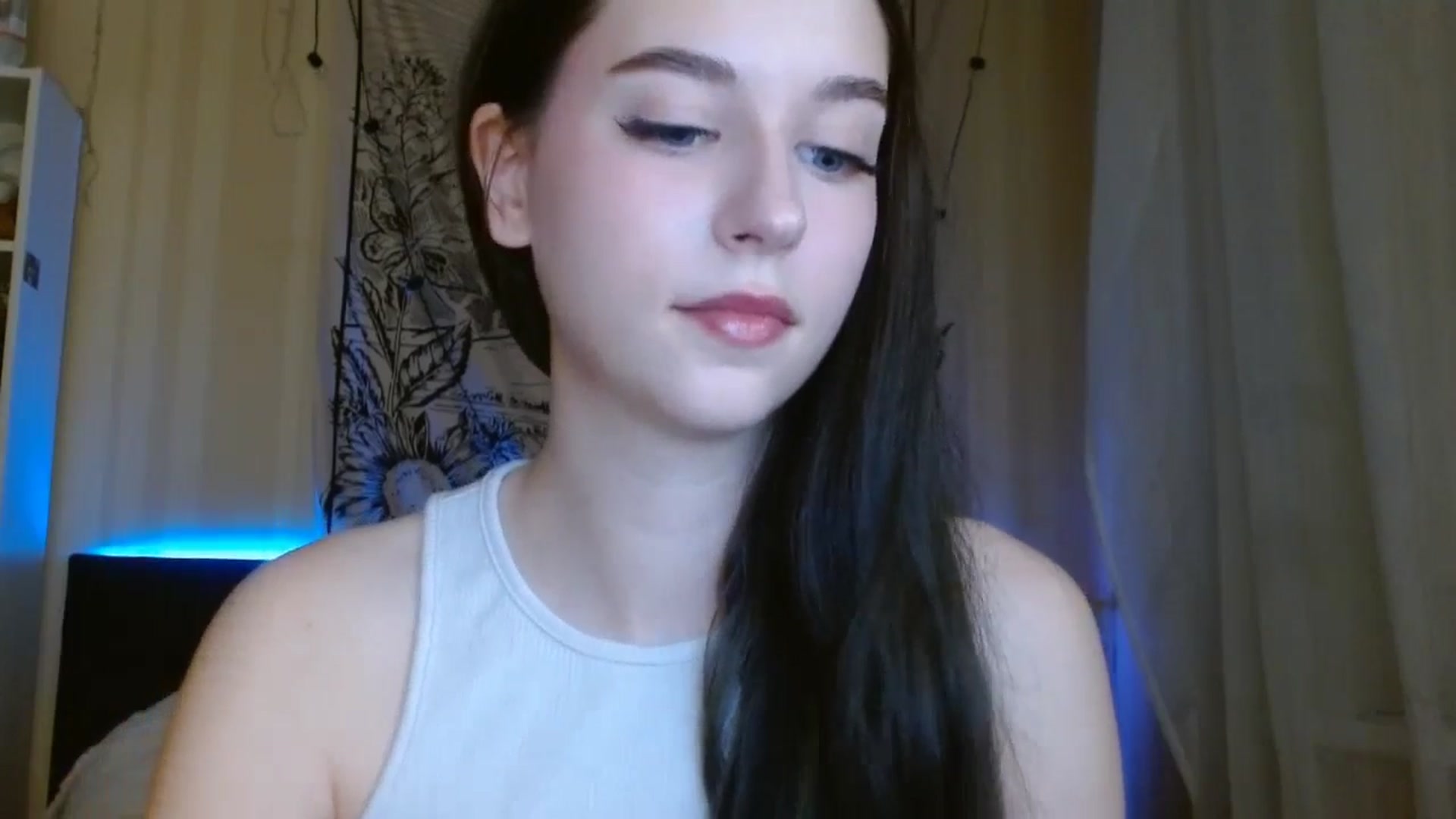 Gallery image thumbnail from ElsieF_'s myfreecams stream on, 04/27/2024, 17:46 image 2 of 20