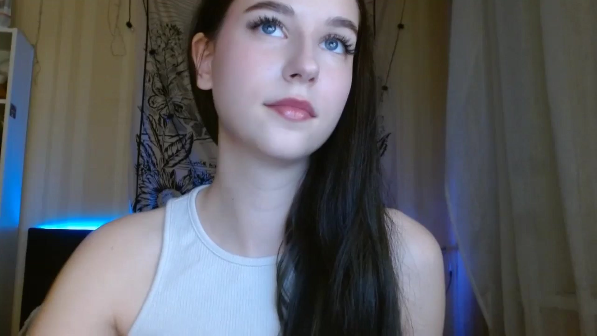 Gallery image thumbnail from ElsieF_'s myfreecams stream on, 04/27/2024, 17:46 image 1 of 20