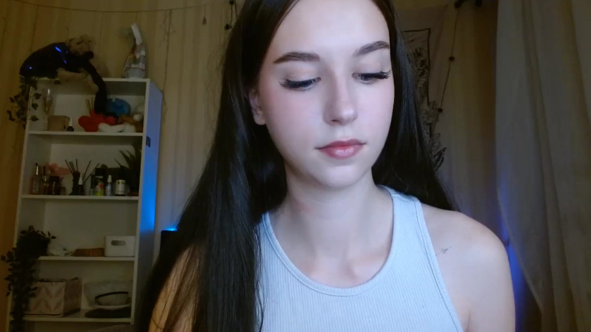 Gallery image thumbnail from ElsieF_'s myfreecams stream on, 04/27/2024, 17:46 image 18 of 20