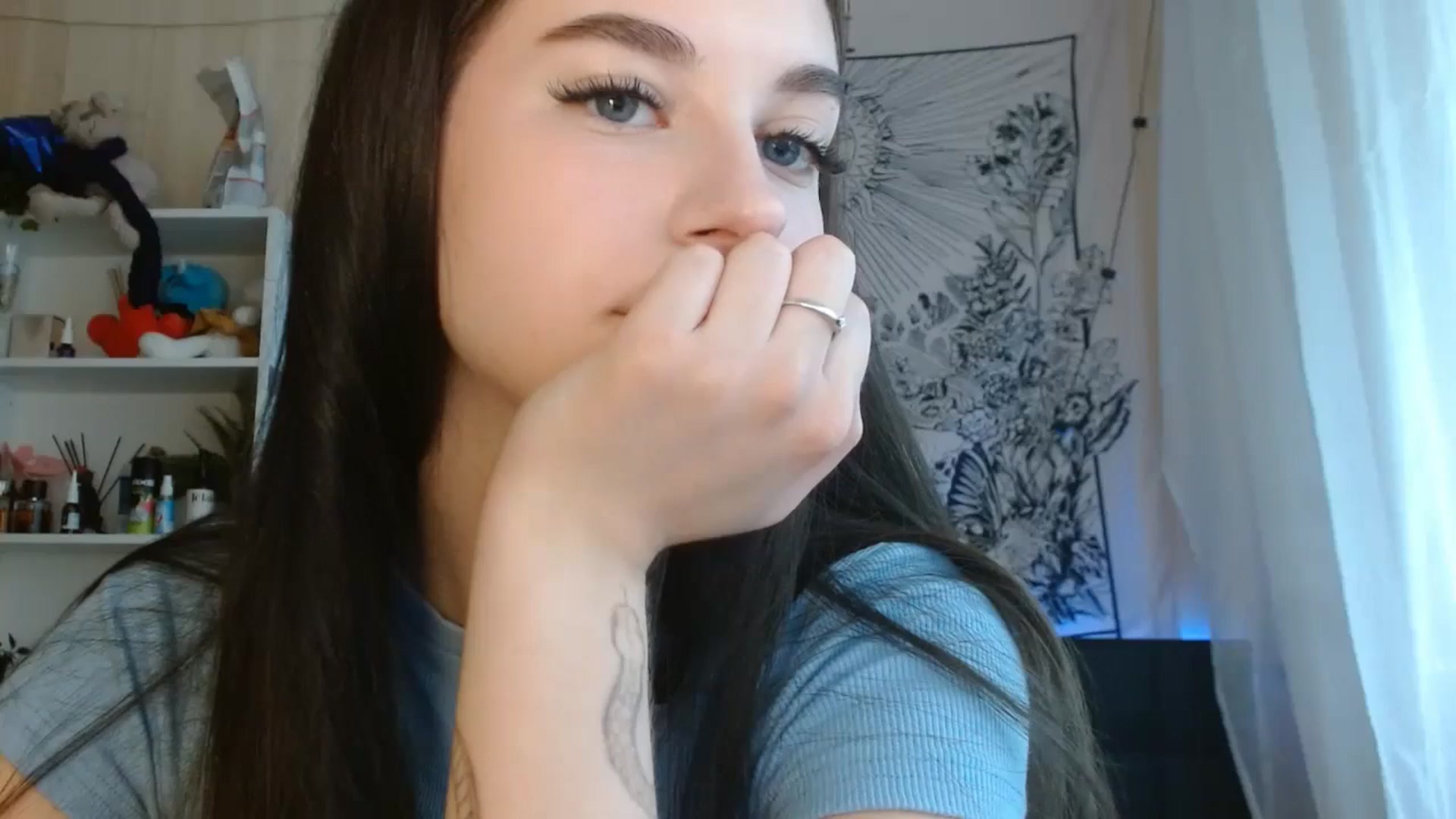 Gallery image thumbnail from ElsieF_'s myfreecams stream on, 04/29/2024, 08:49 image 10 of 20