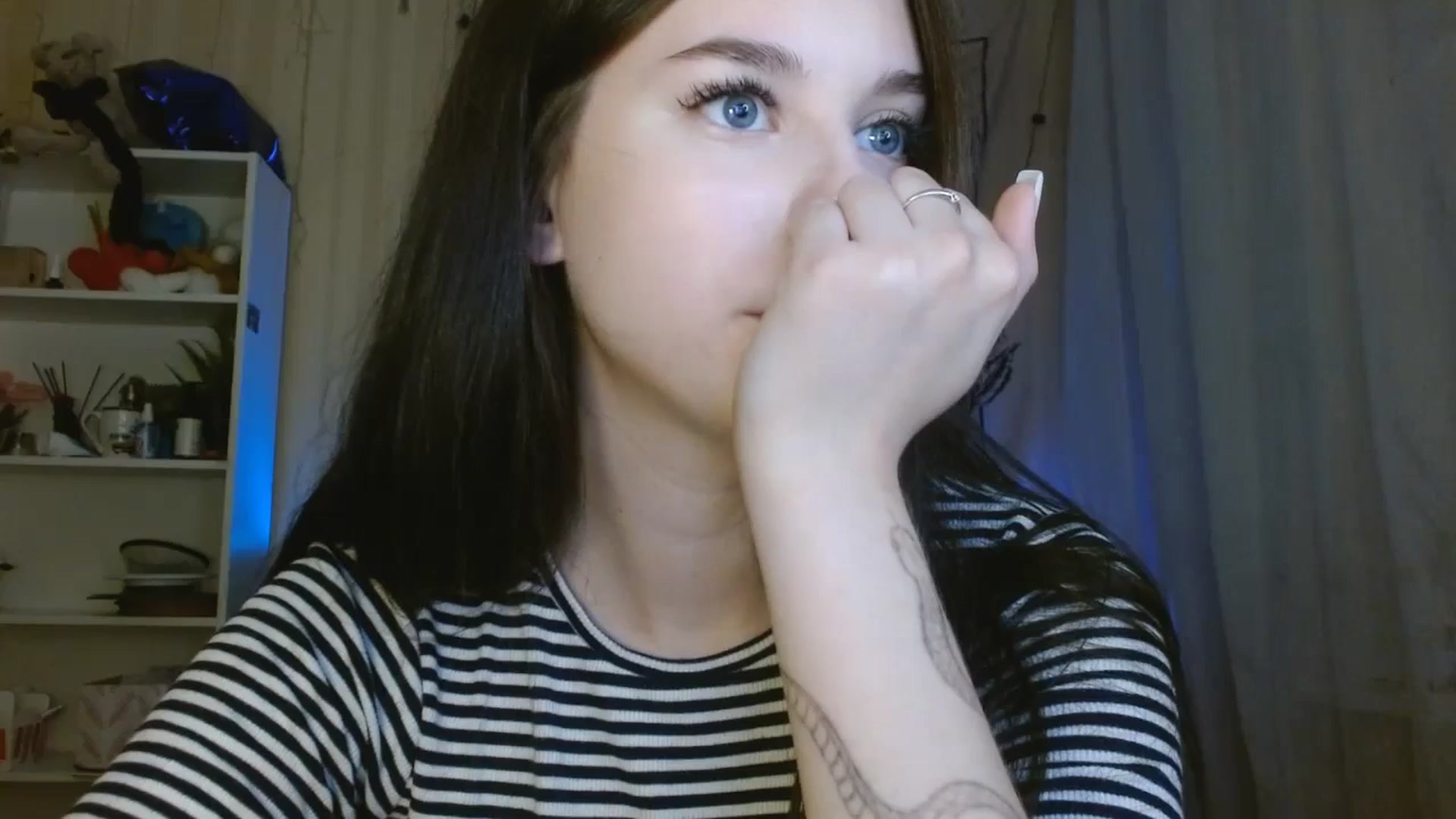 Gallery image thumbnail from ElsieF_'s myfreecams stream on, 05/02/2024, 19:07 image 20 of 20