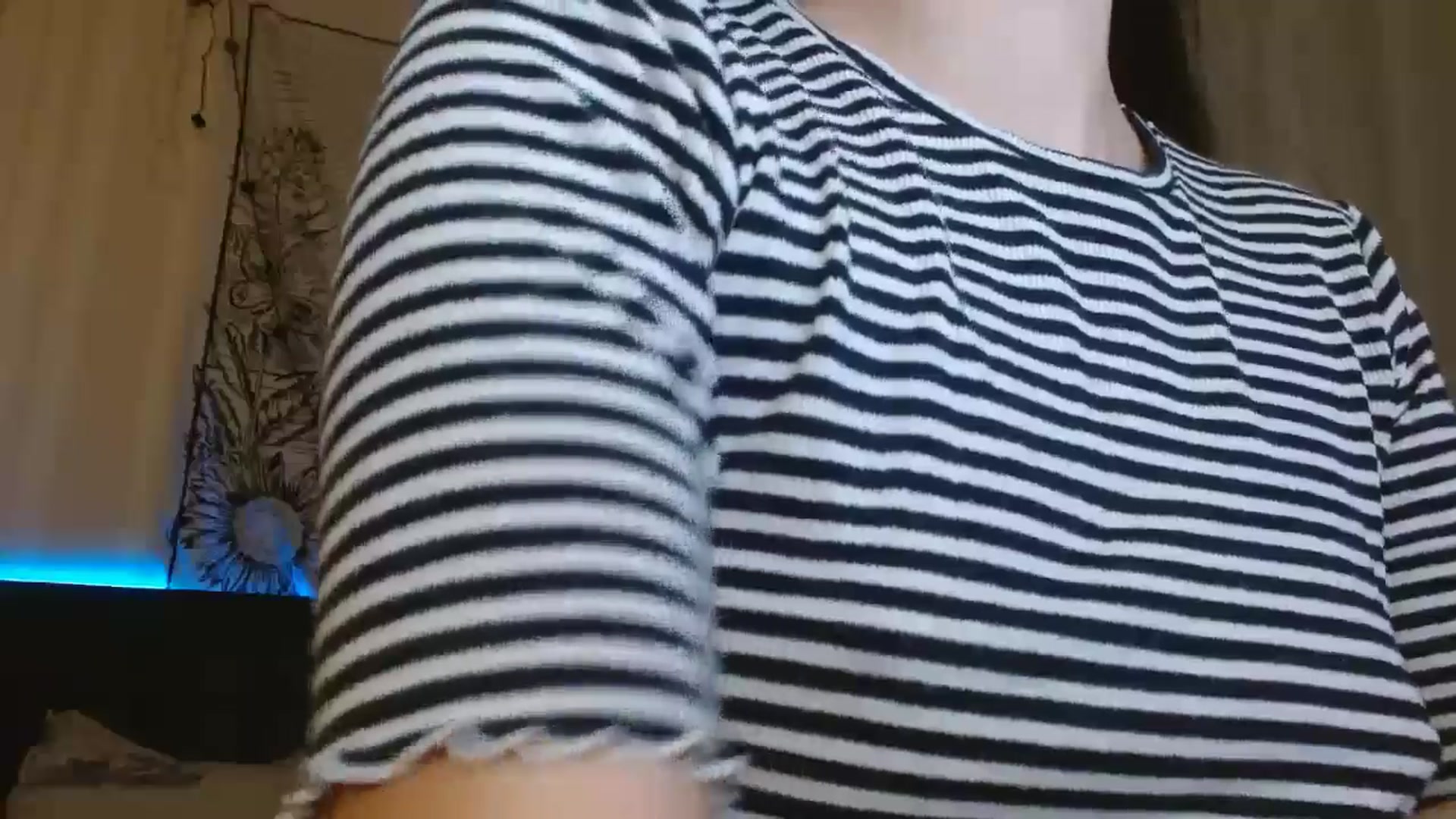 Gallery image thumbnail from ElsieF_'s myfreecams stream on, 05/02/2024, 19:07 image 11 of 20