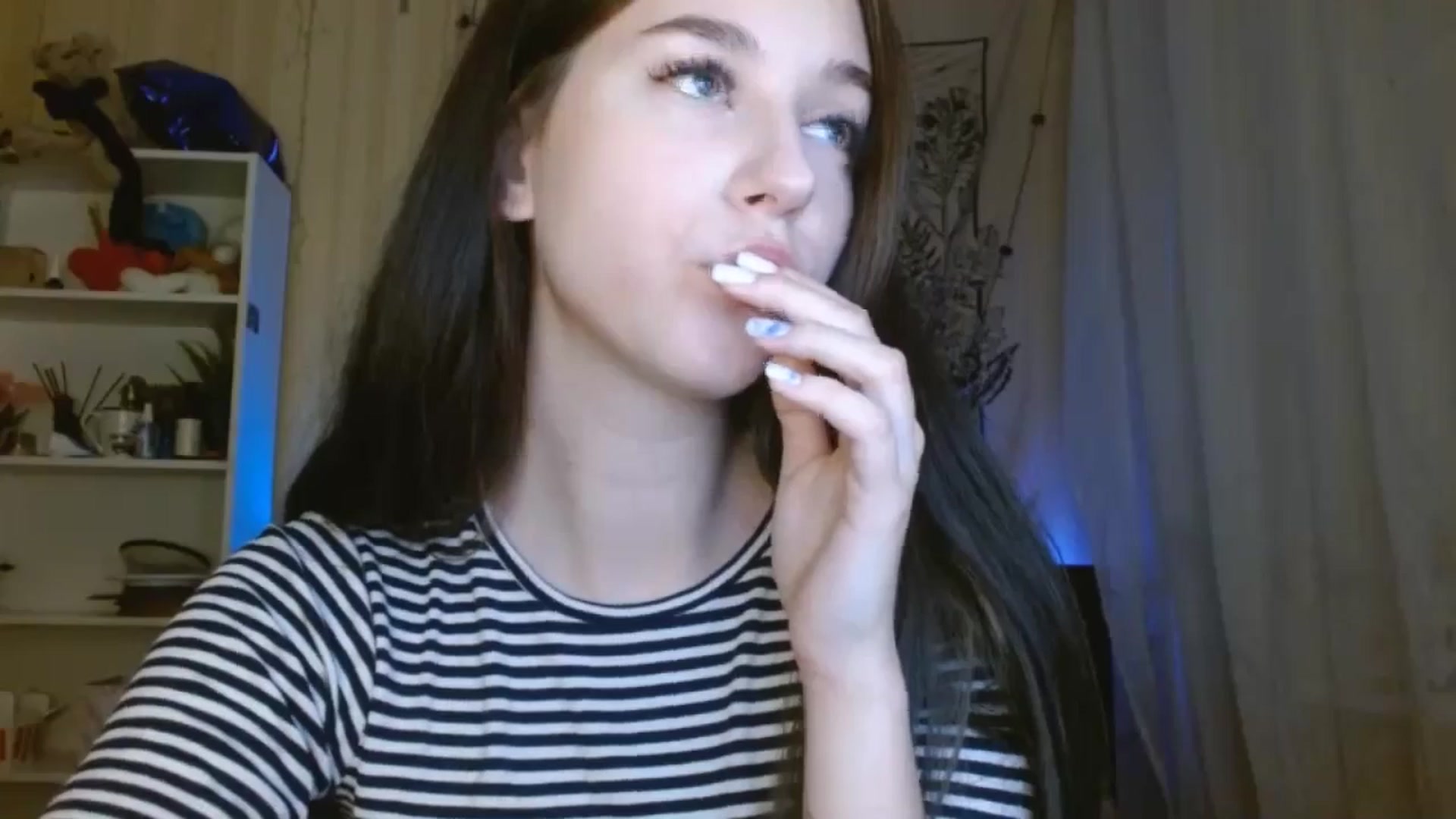 Gallery image thumbnail from ElsieF_'s myfreecams stream on, 05/02/2024, 19:07 image 14 of 20