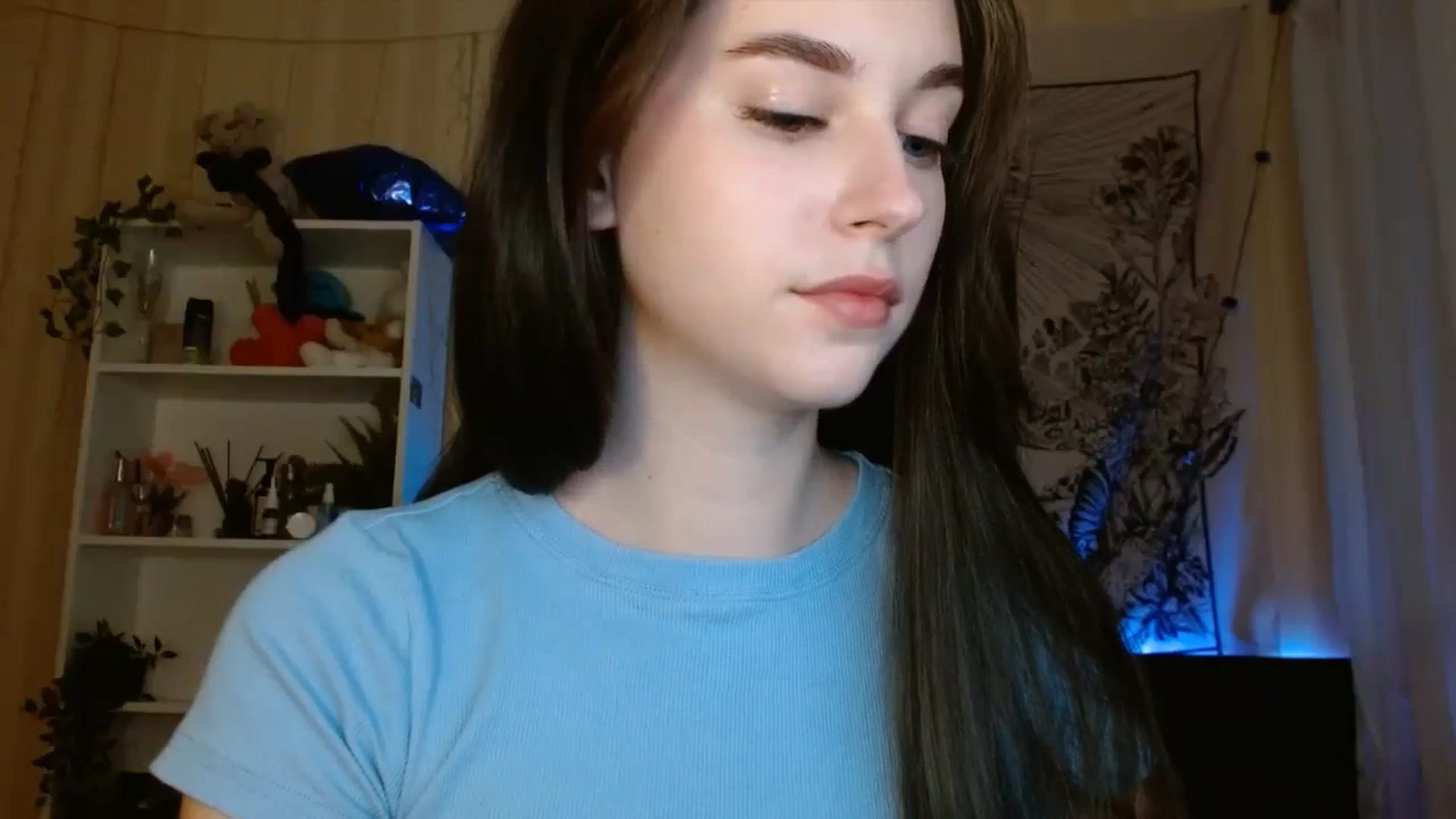 Gallery image thumbnail from ElsieF_'s myfreecams stream on, 05/10/2024, 19:35 image 13 of 20