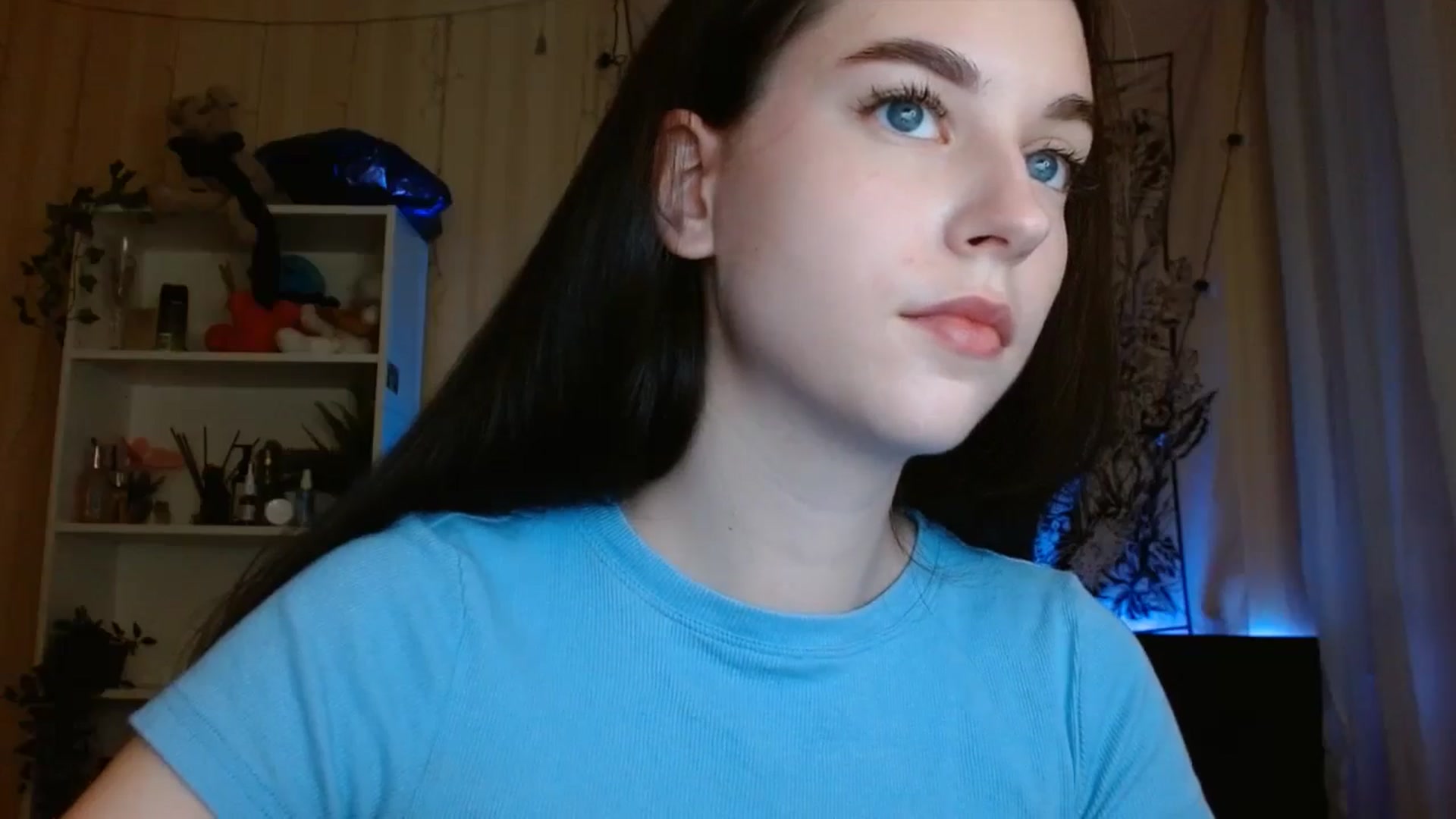 Gallery image thumbnail from ElsieF_'s myfreecams stream on, 05/10/2024, 19:35 image 3 of 20
