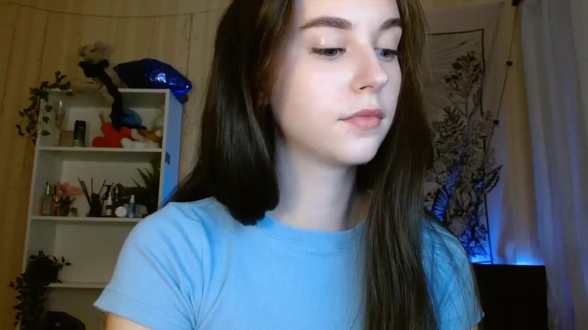 Gallery image thumbnail from ElsieF_'s myfreecams stream on, 05/10/2024, 19:35 image 16 of 20