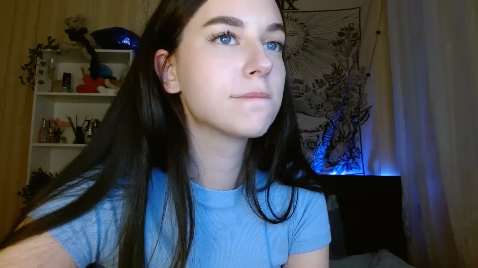 Gallery image thumbnail from ElsieF_'s myfreecams stream on, 05/10/2024, 21:20 image 3 of 20