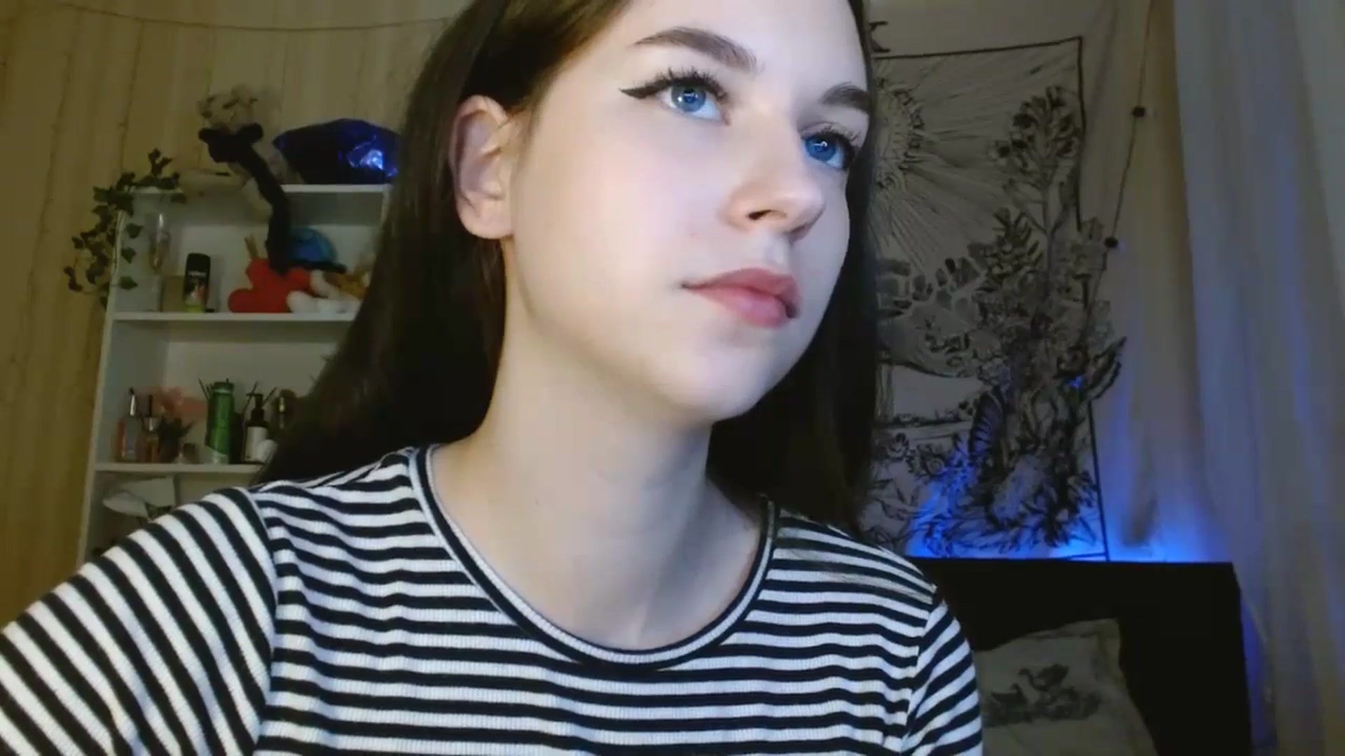 Gallery image thumbnail from ElsieF_'s myfreecams stream on, 05/12/2024, 19:16 image 19 of 20