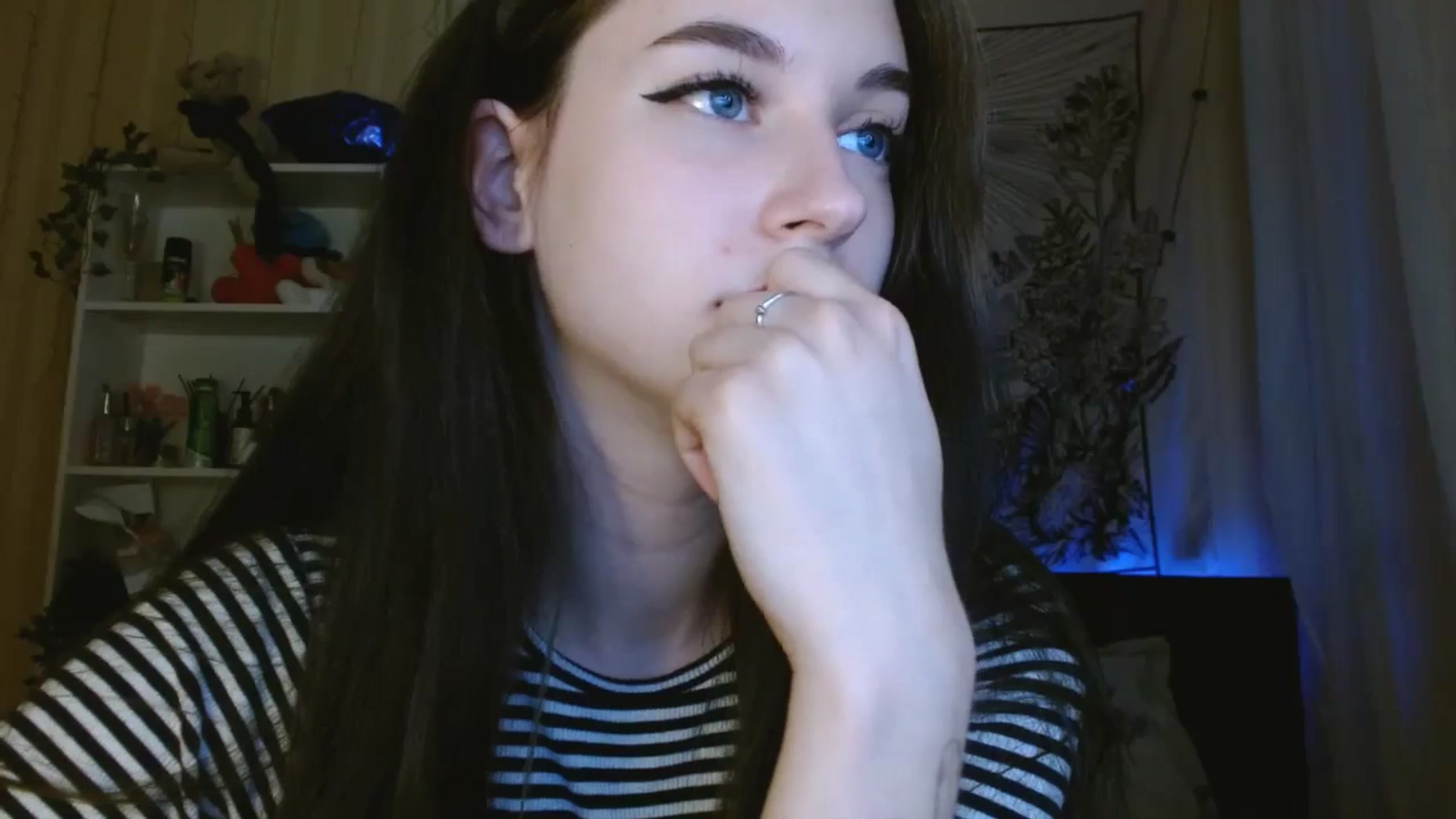 Gallery image thumbnail from ElsieF_'s myfreecams stream on, 05/12/2024, 19:16 image 13 of 20