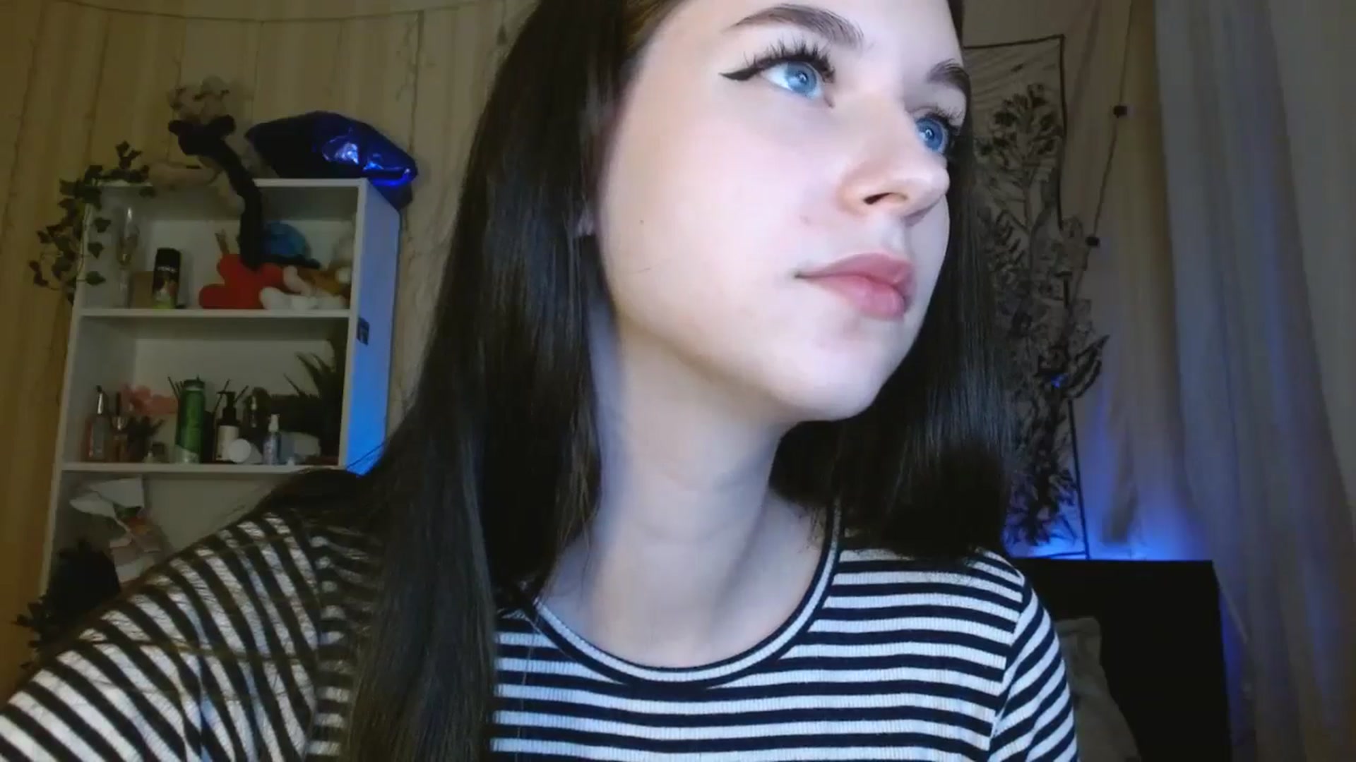 Gallery image thumbnail from ElsieF_'s myfreecams stream on, 05/12/2024, 20:02 image 10 of 20