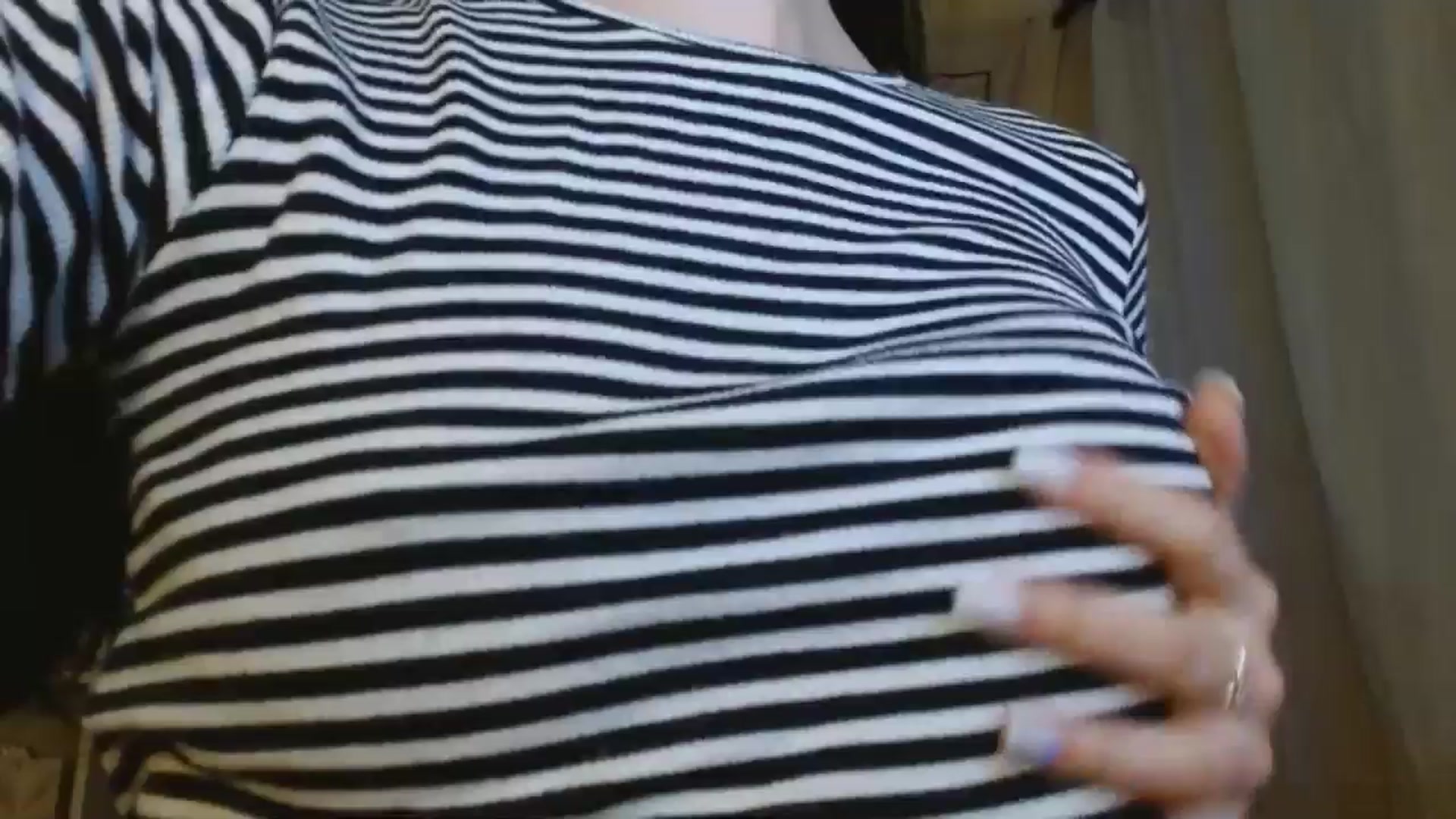 Gallery image thumbnail from ElsieF_'s myfreecams stream on, 05/12/2024, 20:02 image 8 of 20