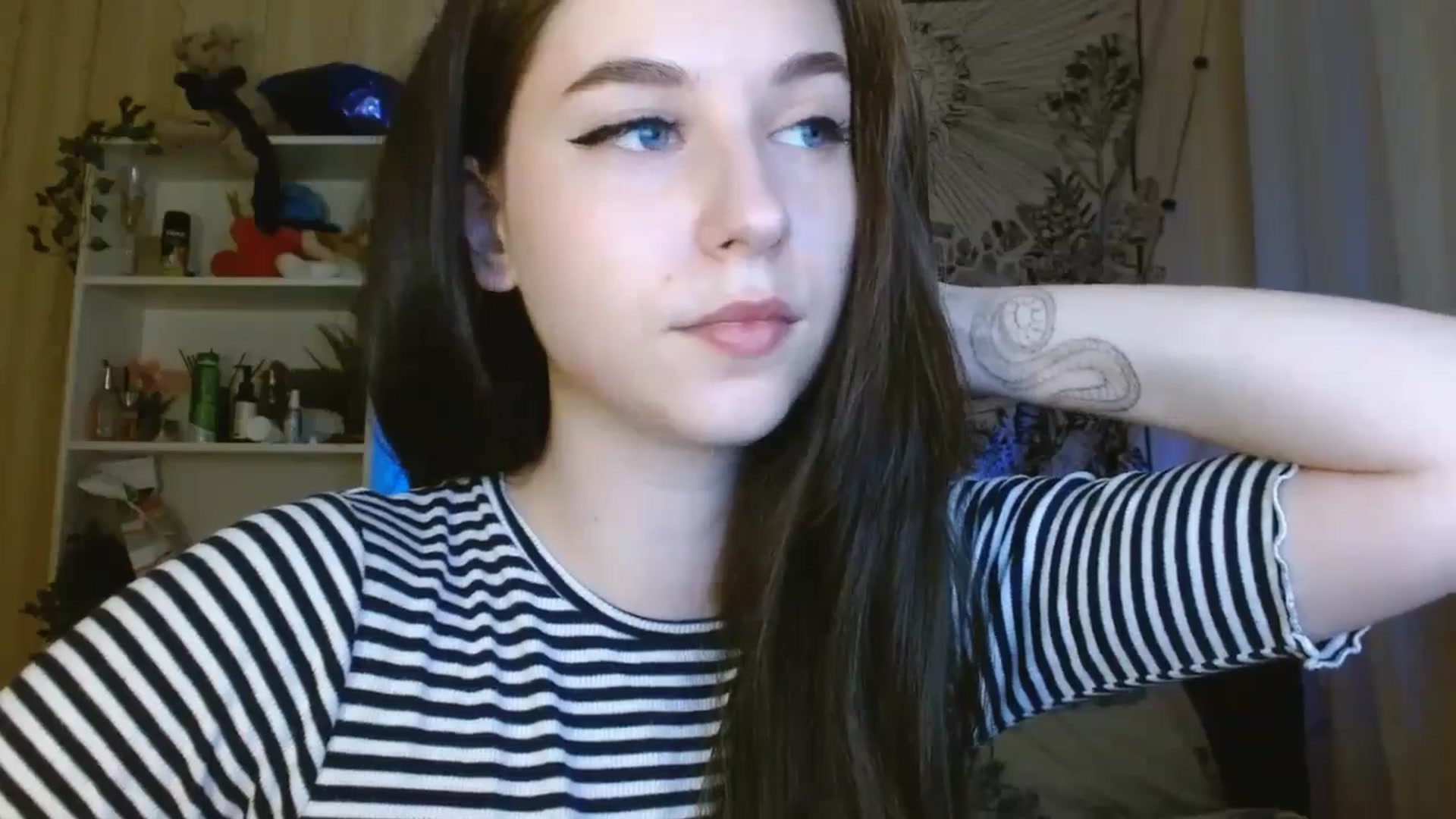 Gallery image thumbnail from ElsieF_'s myfreecams stream on, 05/12/2024, 20:02 image 20 of 20