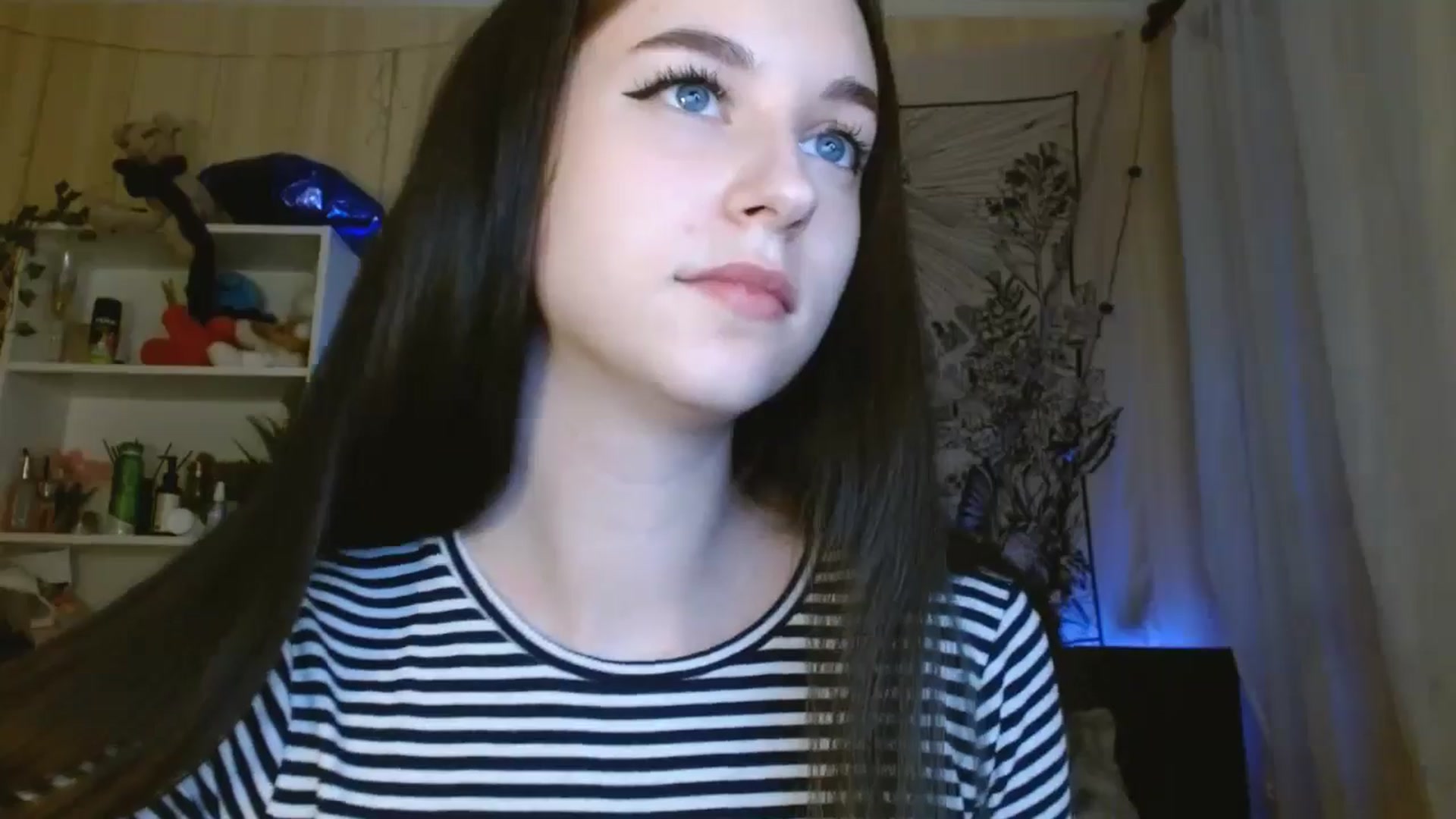 Gallery image thumbnail from ElsieF_'s myfreecams stream on, 05/12/2024, 20:02 image 6 of 20