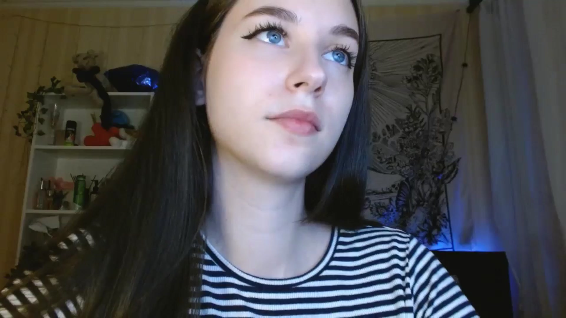 Gallery image thumbnail from ElsieF_'s myfreecams stream on, 05/12/2024, 20:02 image 16 of 20
