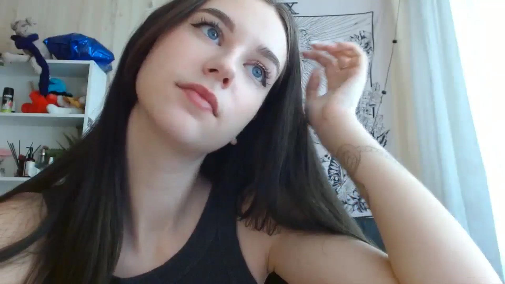 Gallery image thumbnail from ElsieF_'s myfreecams stream on, 05/13/2024, 07:04 image 16 of 20