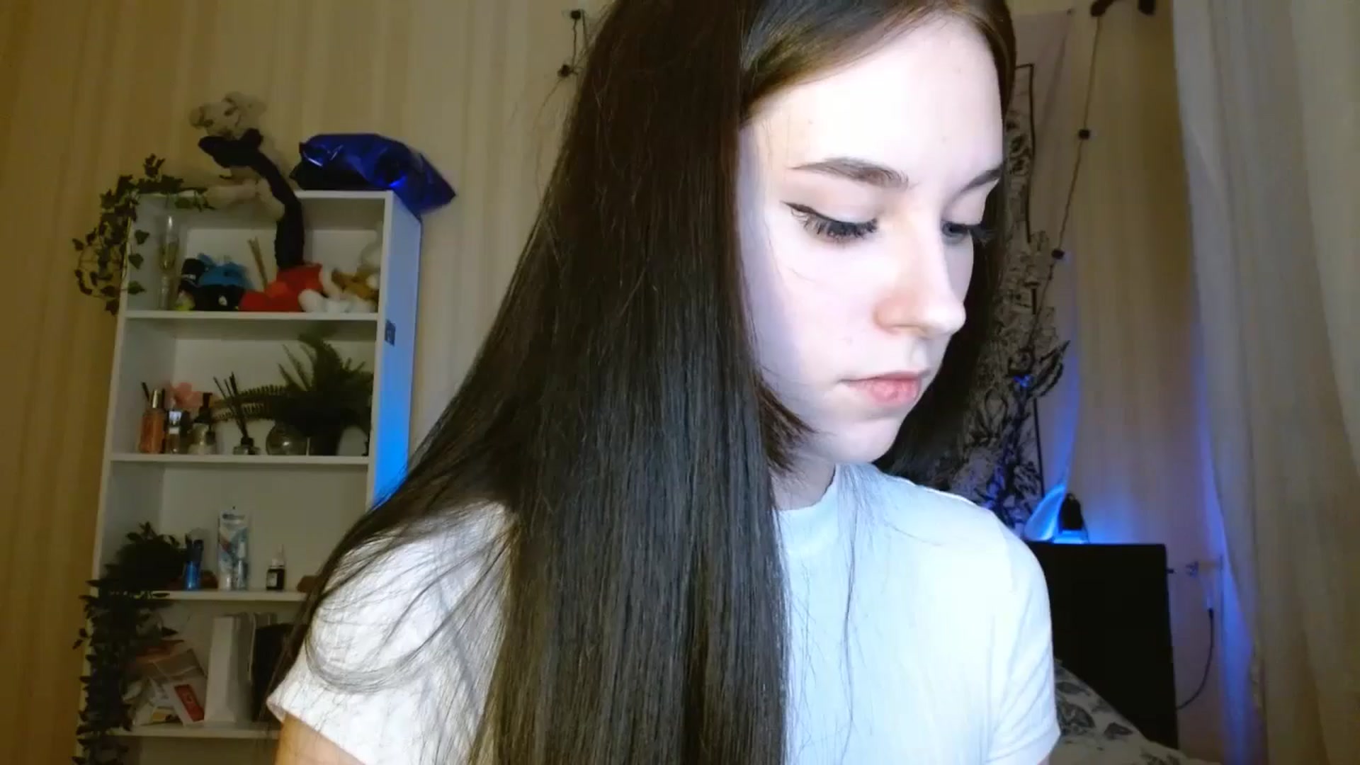 Gallery image thumbnail from ElsieF_'s myfreecams stream on, 05/14/2024, 17:50 image 16 of 20