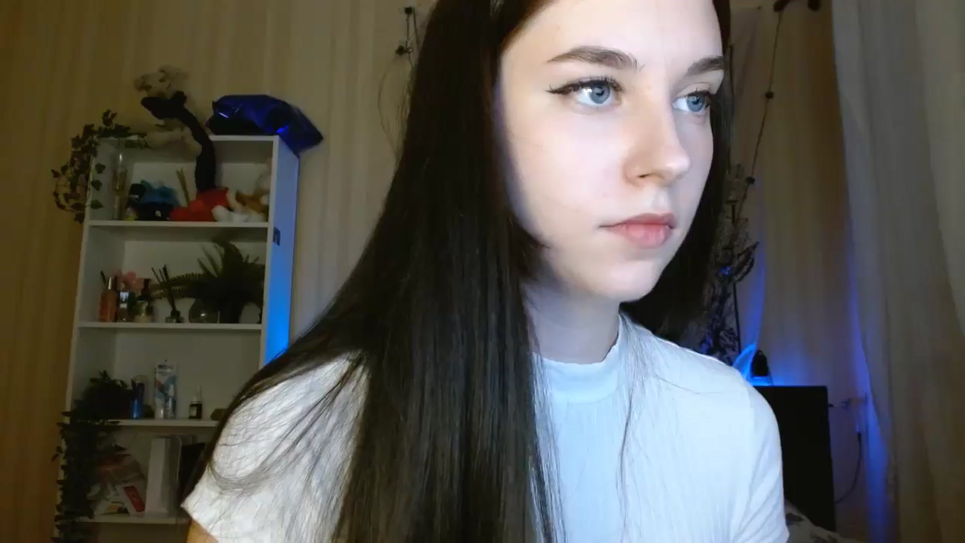 Gallery image thumbnail from ElsieF_'s myfreecams stream on, 05/14/2024, 17:50 image 15 of 20