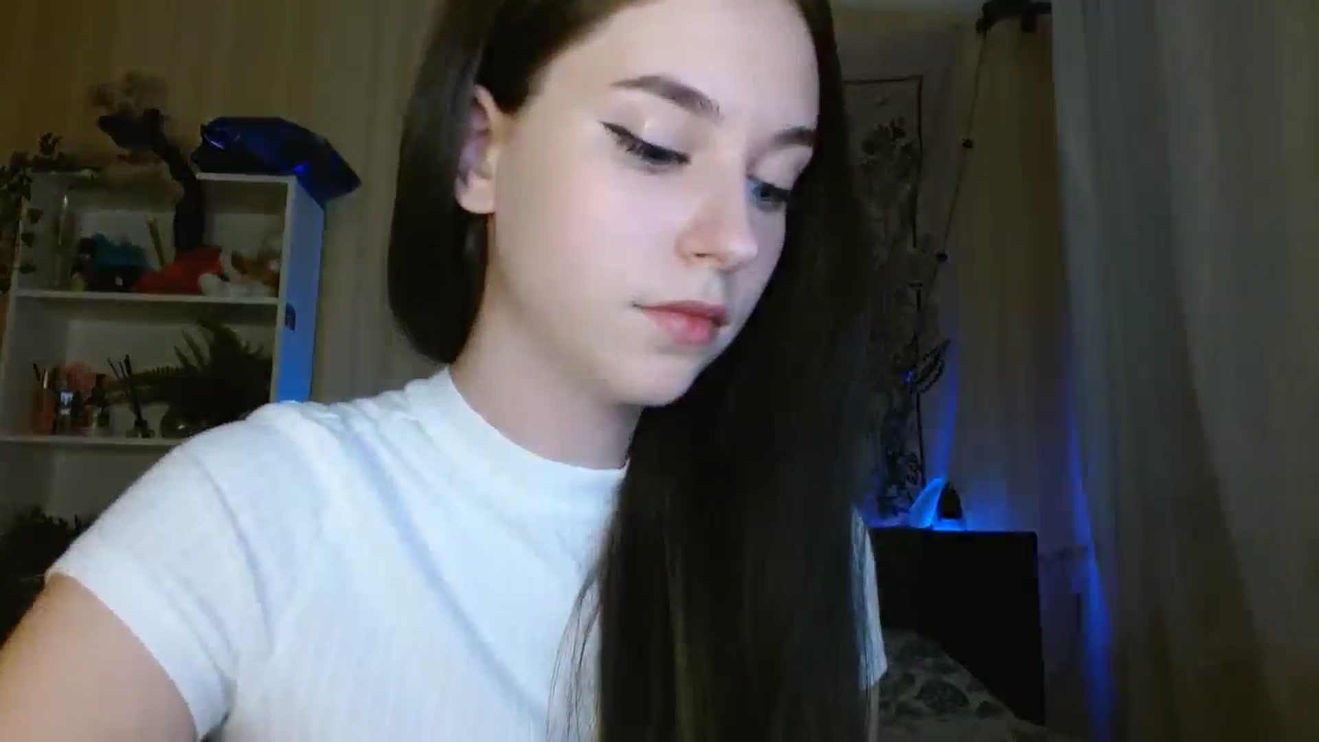 Gallery image thumbnail from ElsieF_'s myfreecams stream on, 05/14/2024, 17:50 image 5 of 20
