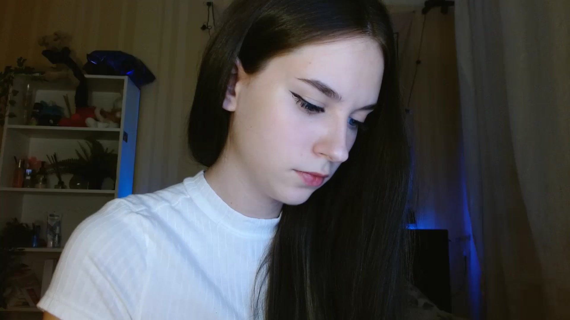 Gallery image thumbnail from ElsieF_'s myfreecams stream on, 05/14/2024, 17:50 image 9 of 20