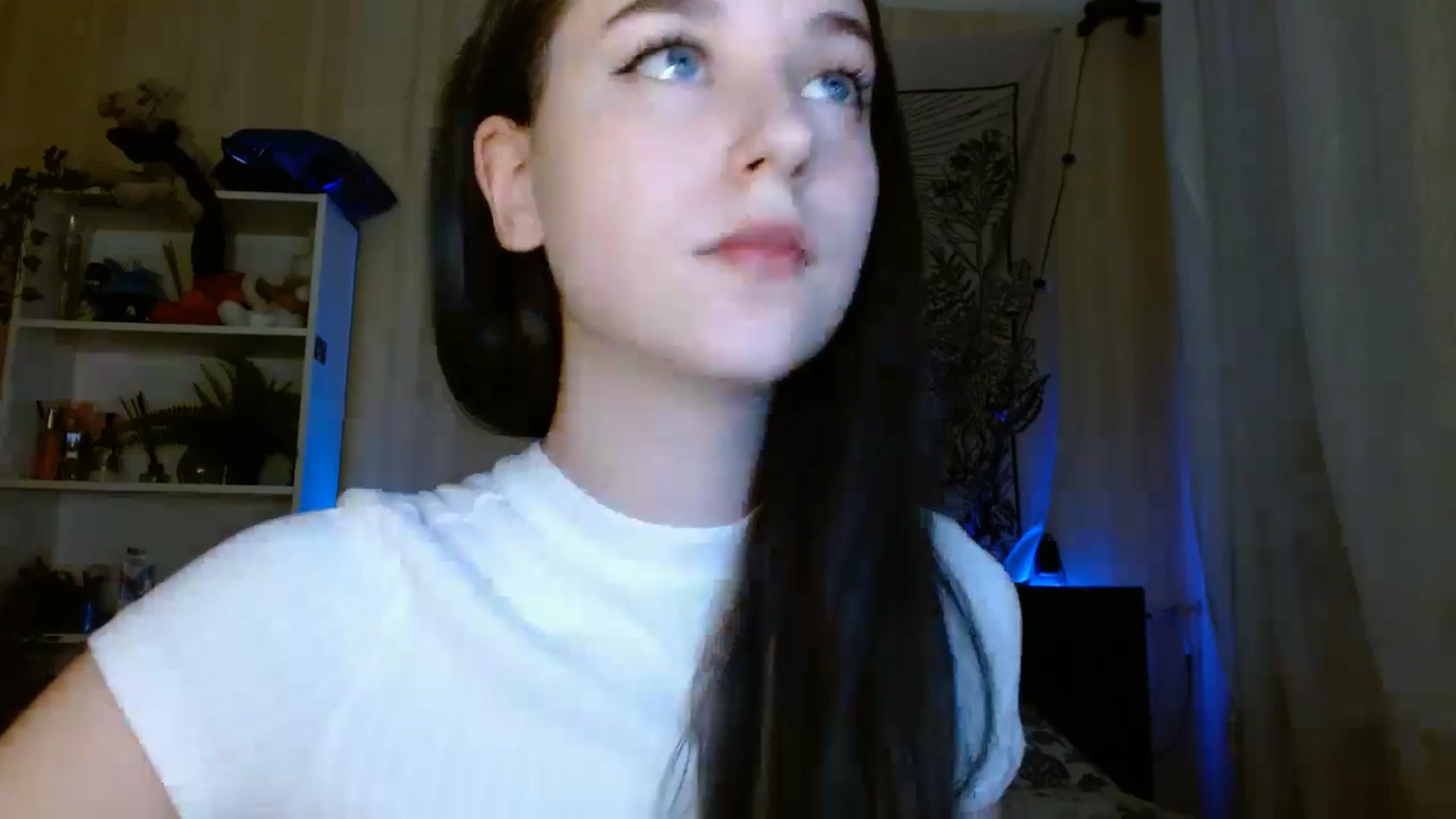 Gallery image thumbnail from ElsieF_'s myfreecams stream on, 05/14/2024, 17:50 image 4 of 20