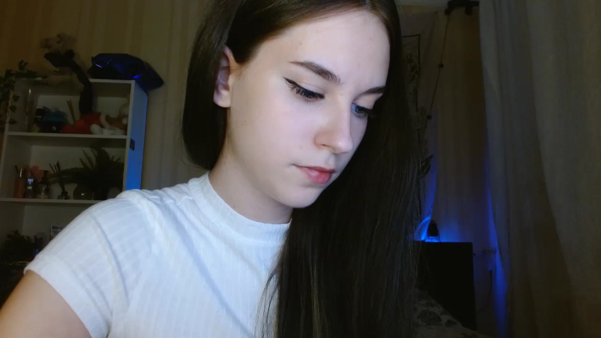 Gallery image thumbnail from ElsieF_'s myfreecams stream on, 05/14/2024, 17:50 image 7 of 20