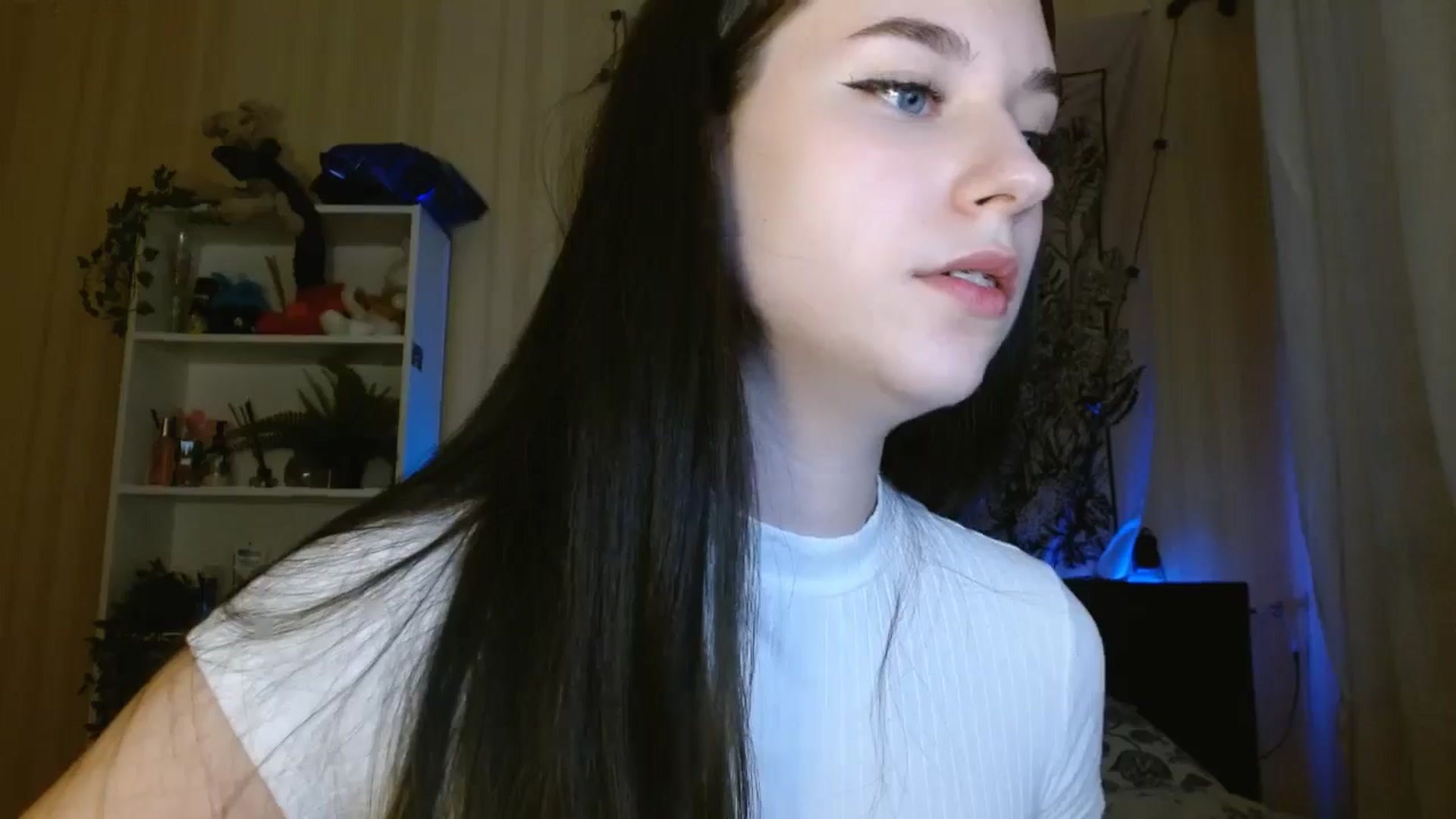 Gallery image thumbnail from ElsieF_'s myfreecams stream on, 05/14/2024, 17:50 image 14 of 20