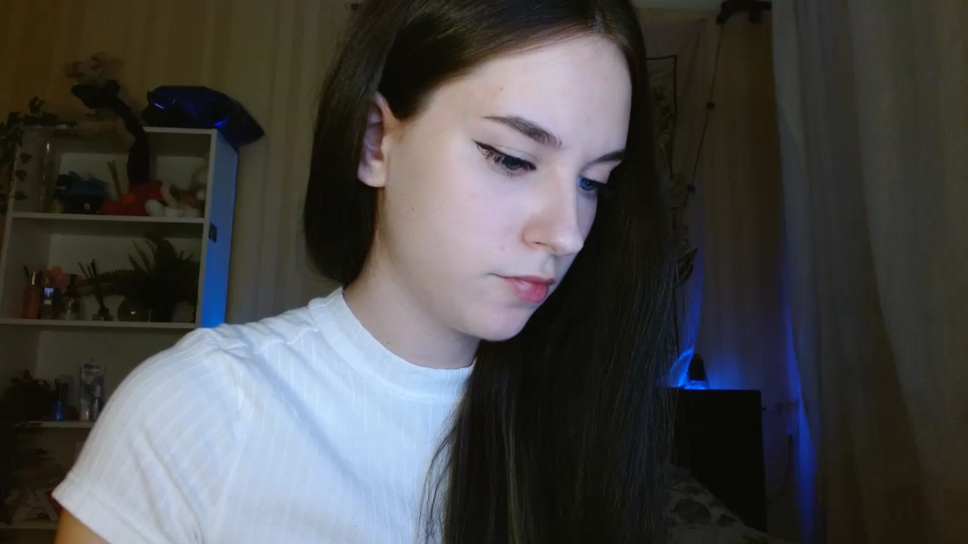 Gallery image thumbnail from ElsieF_'s myfreecams stream on, 05/14/2024, 17:50 image 8 of 20