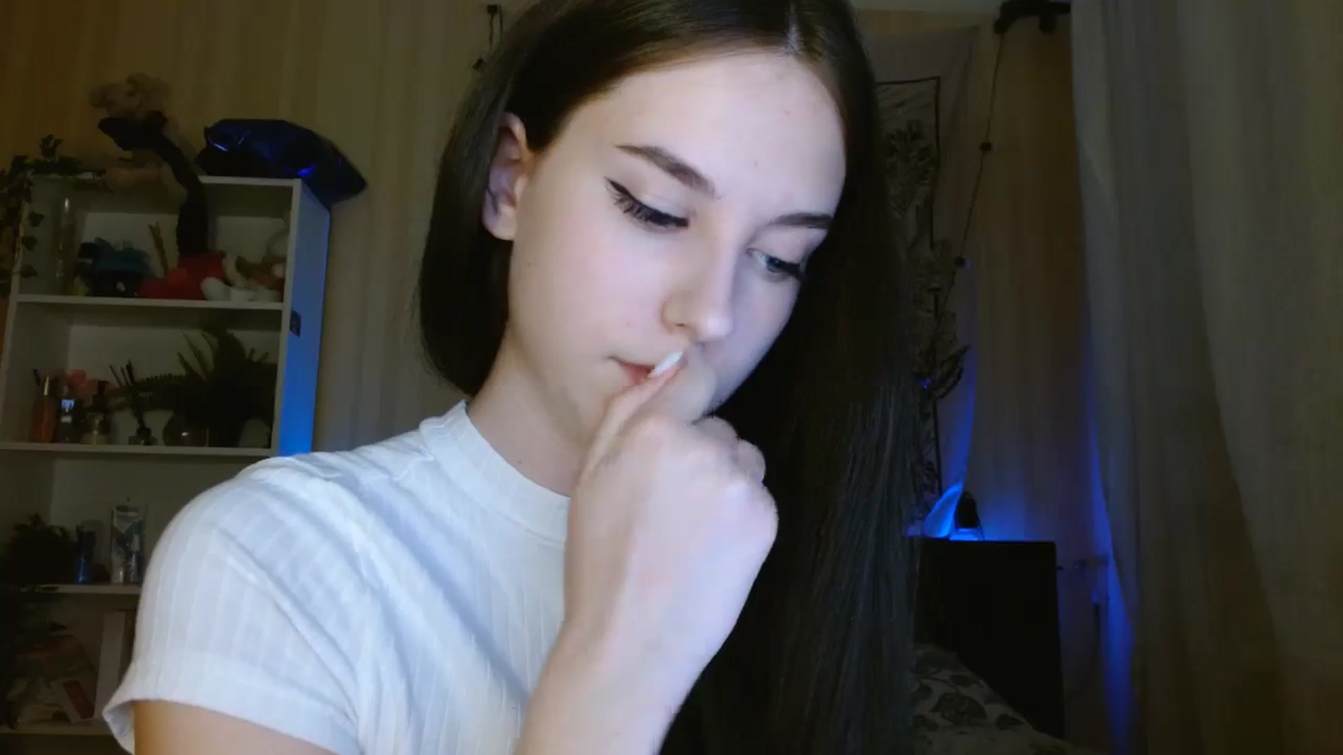 Gallery image thumbnail from ElsieF_'s myfreecams stream on, 05/14/2024, 17:50 image 10 of 20
