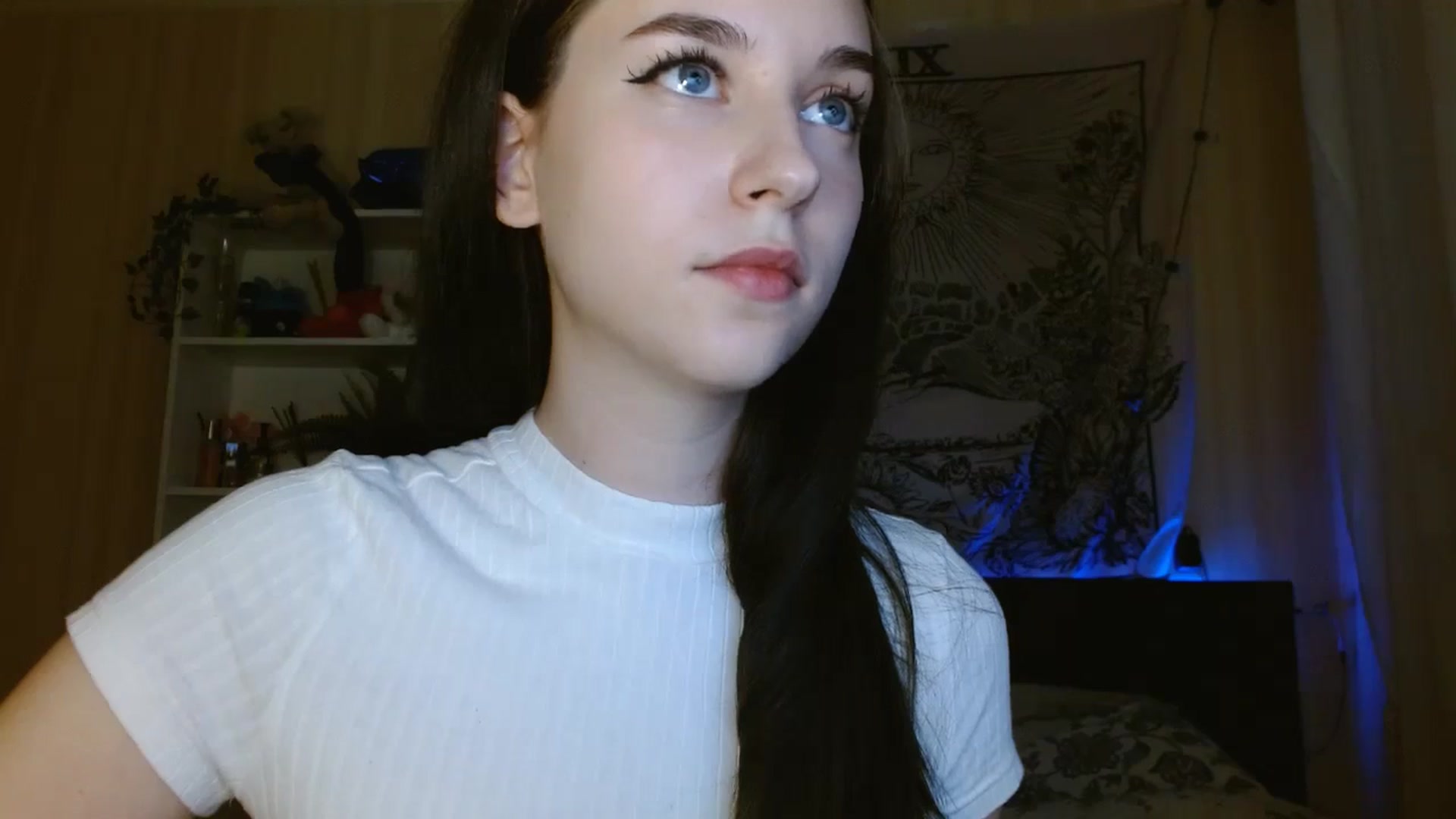 Gallery image thumbnail from ElsieF_'s myfreecams stream on, 05/14/2024, 18:13 image 6 of 20