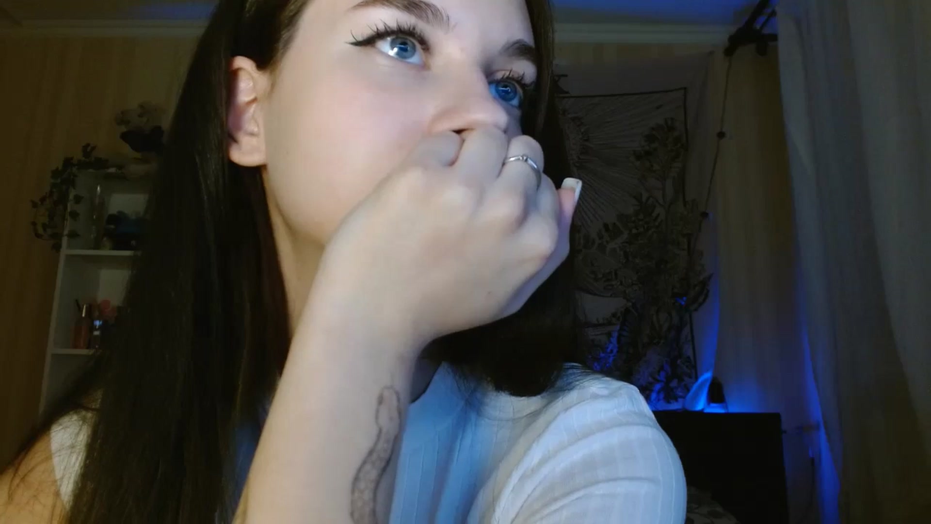 Gallery image thumbnail from ElsieF_'s myfreecams stream on, 05/14/2024, 18:13 image 15 of 20