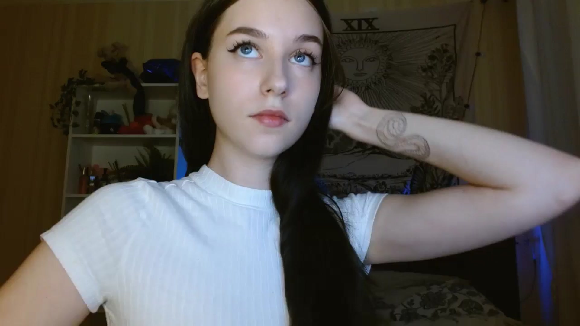 Gallery image thumbnail from ElsieF_'s myfreecams stream on, 05/14/2024, 18:13 image 4 of 20