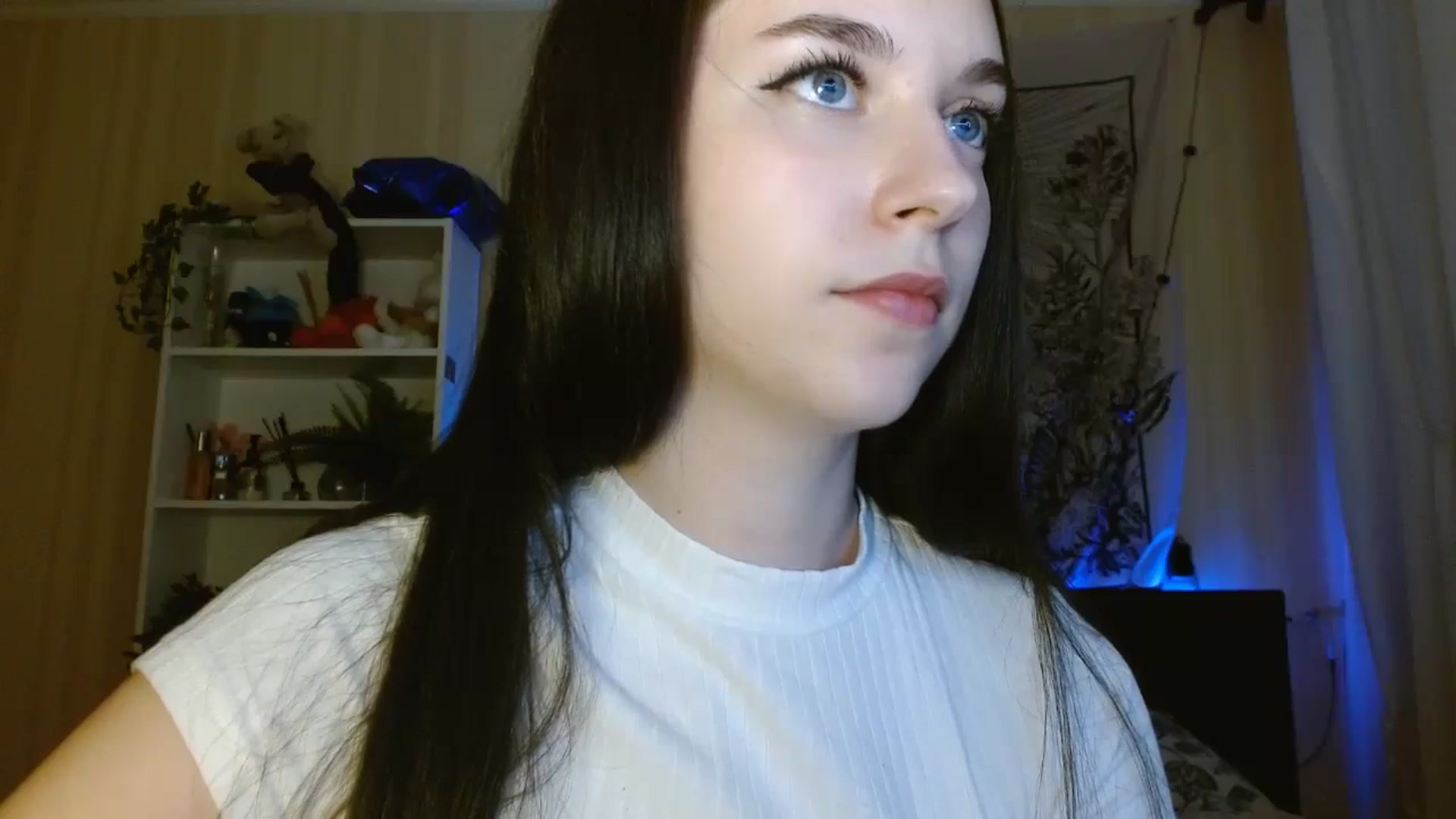 Gallery image thumbnail from ElsieF_'s myfreecams stream on, 05/14/2024, 19:04 image 18 of 20