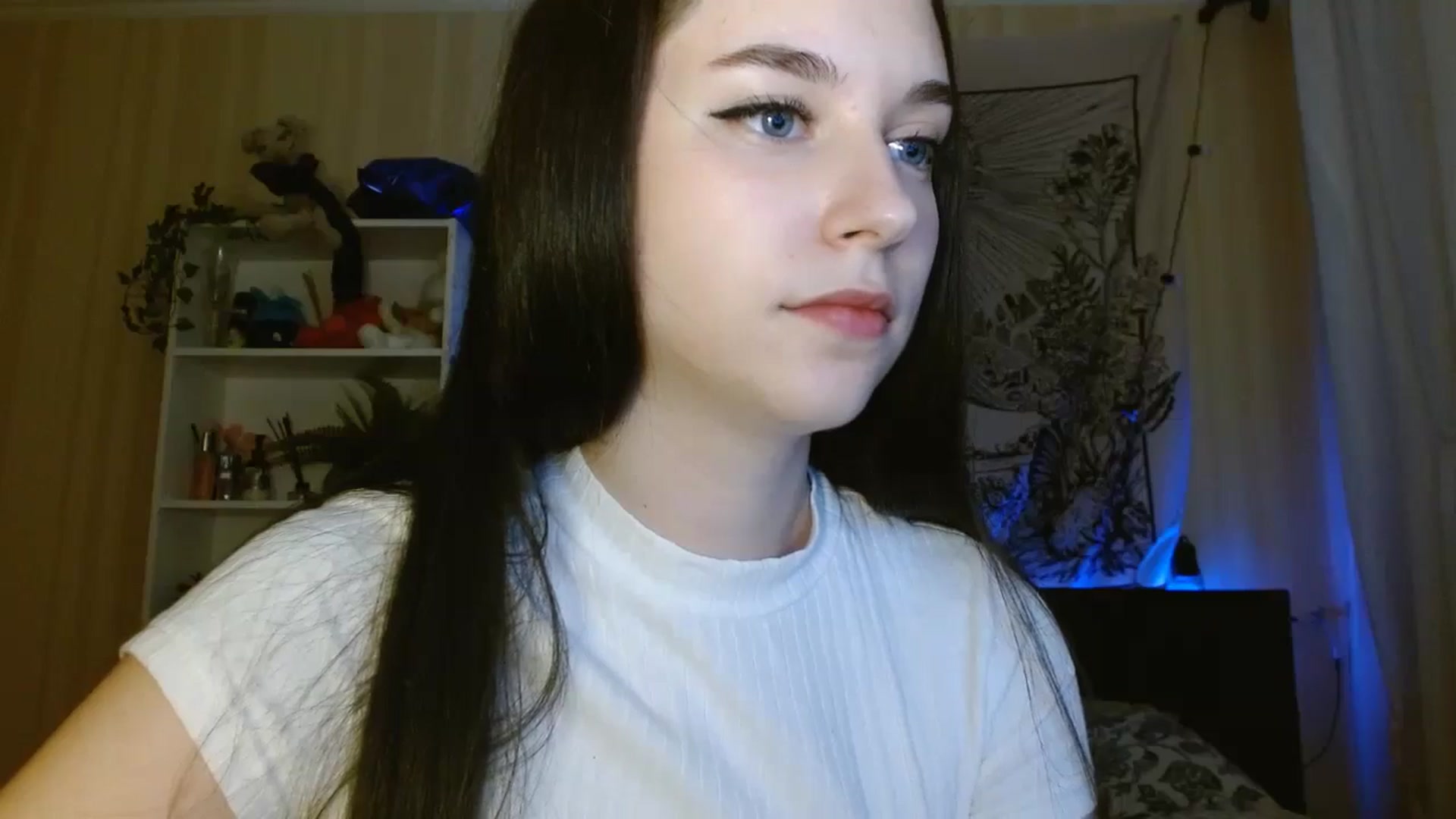Gallery image thumbnail from ElsieF_'s myfreecams stream on, 05/14/2024, 19:04 image 13 of 20