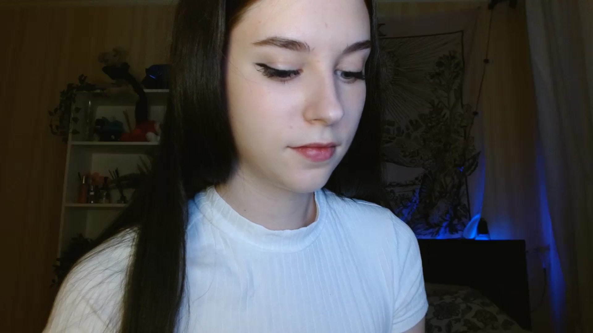 Gallery image thumbnail from ElsieF_'s myfreecams stream on, 05/14/2024, 19:04 image 9 of 20