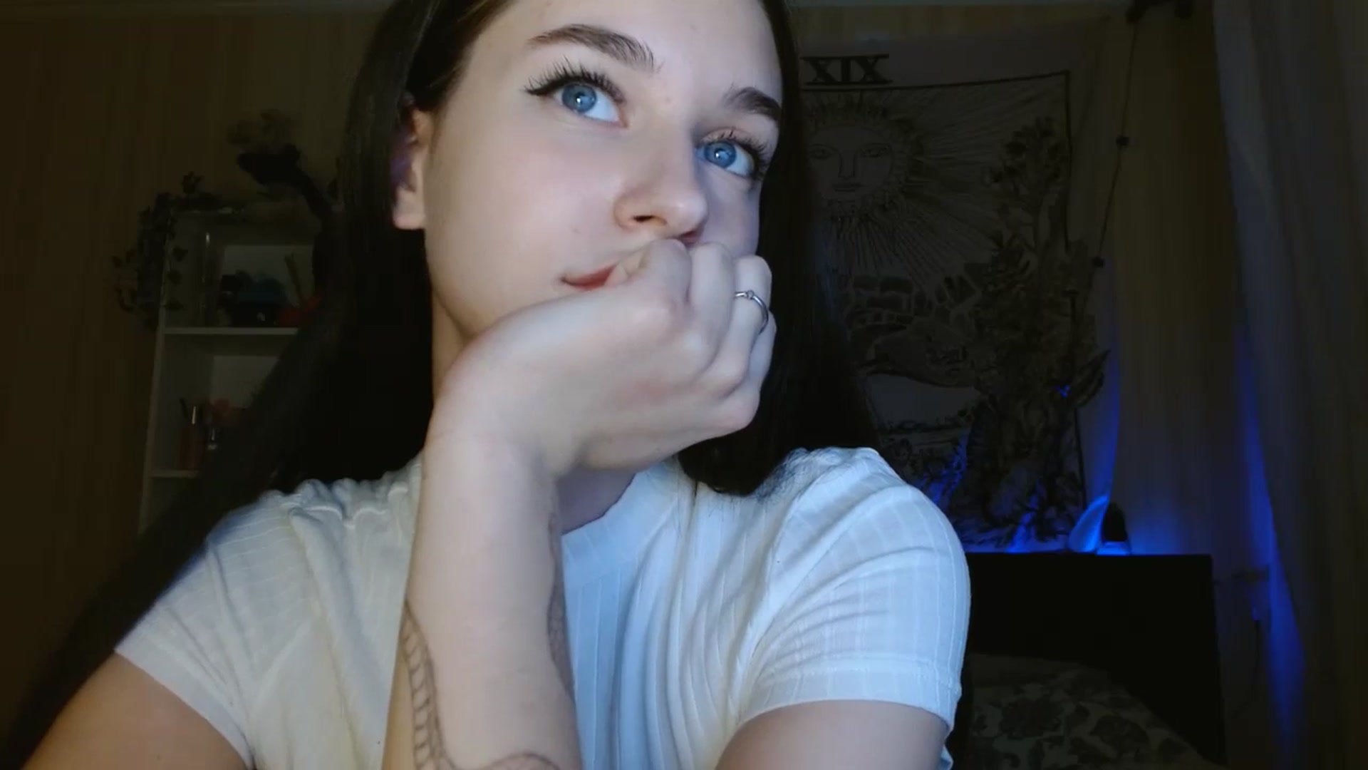 Gallery image thumbnail from ElsieF_'s myfreecams stream on, 05/14/2024, 19:04 image 5 of 20