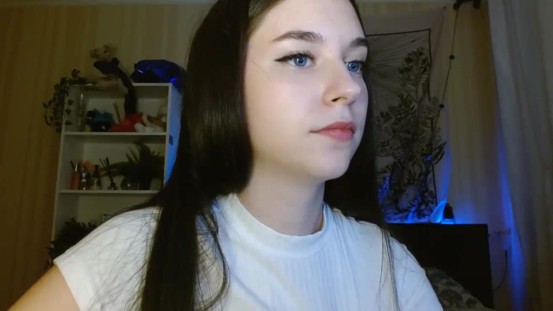 Gallery image thumbnail from ElsieF_'s myfreecams stream on, 05/14/2024, 19:04 image 15 of 20