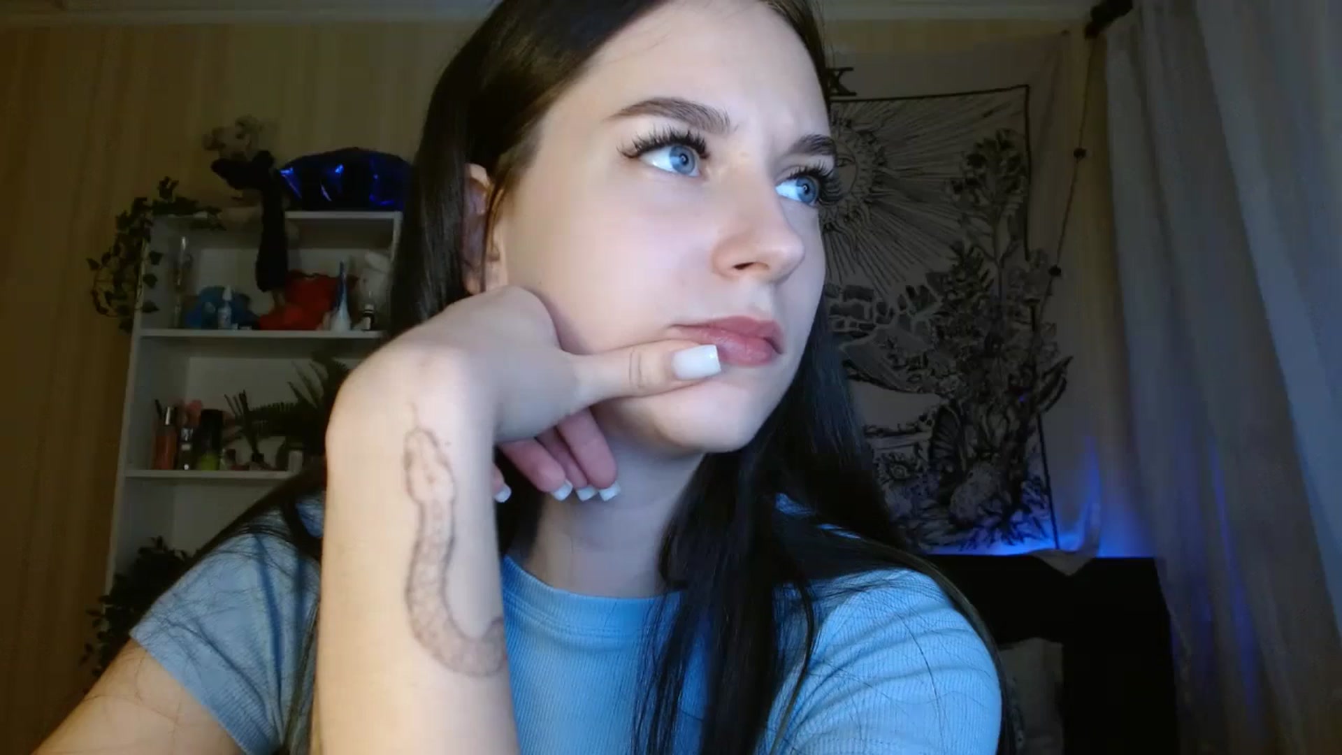 Gallery image thumbnail from ElsieF_'s myfreecams stream on, 05/17/2024, 17:07 image 8 of 20