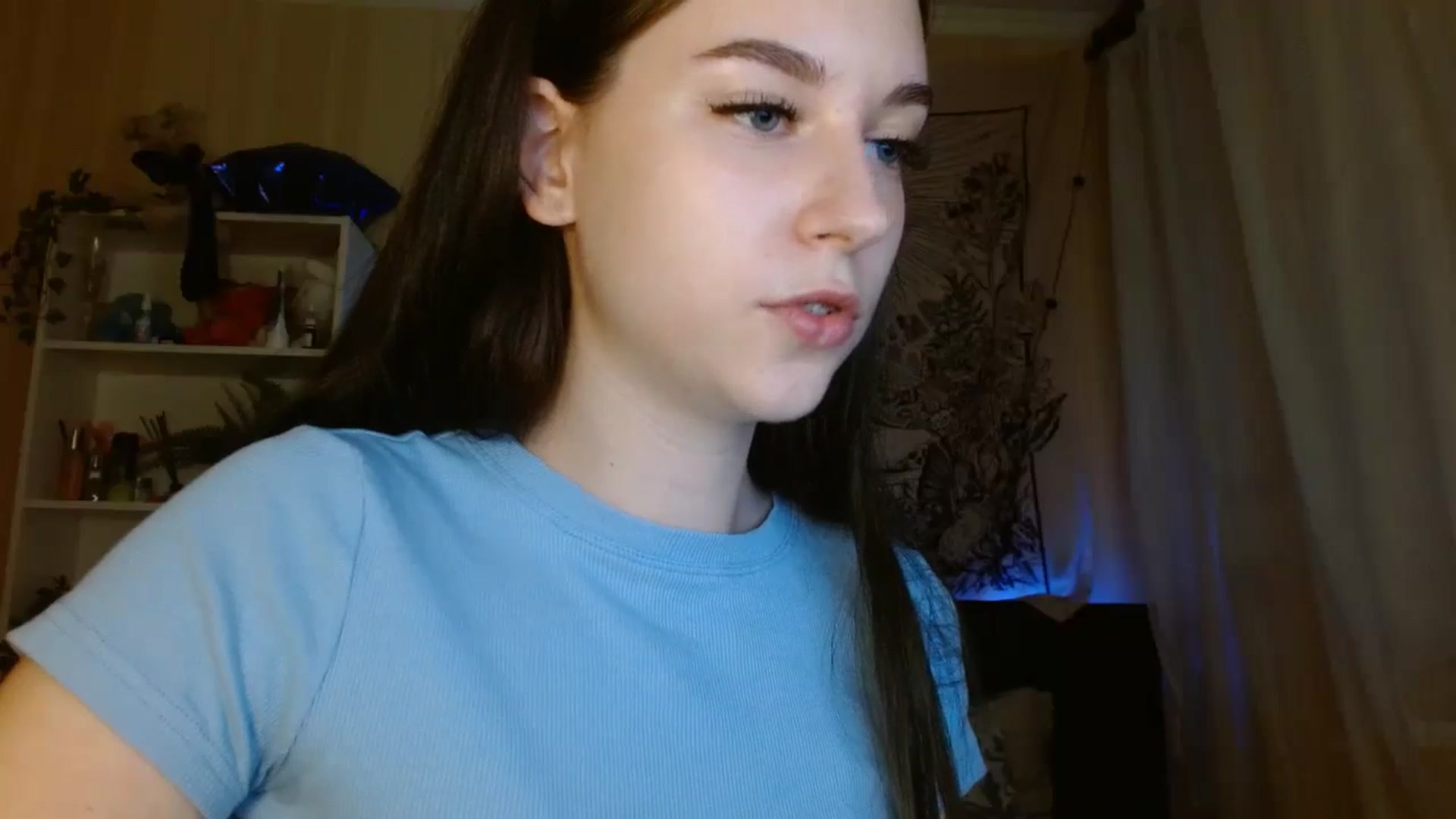 Gallery image thumbnail from ElsieF_'s myfreecams stream on, 05/17/2024, 17:07 image 18 of 20