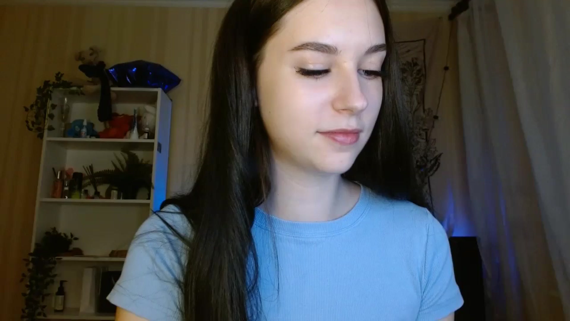 Gallery image thumbnail from ElsieF_'s myfreecams stream on, 05/17/2024, 17:07 image 14 of 20