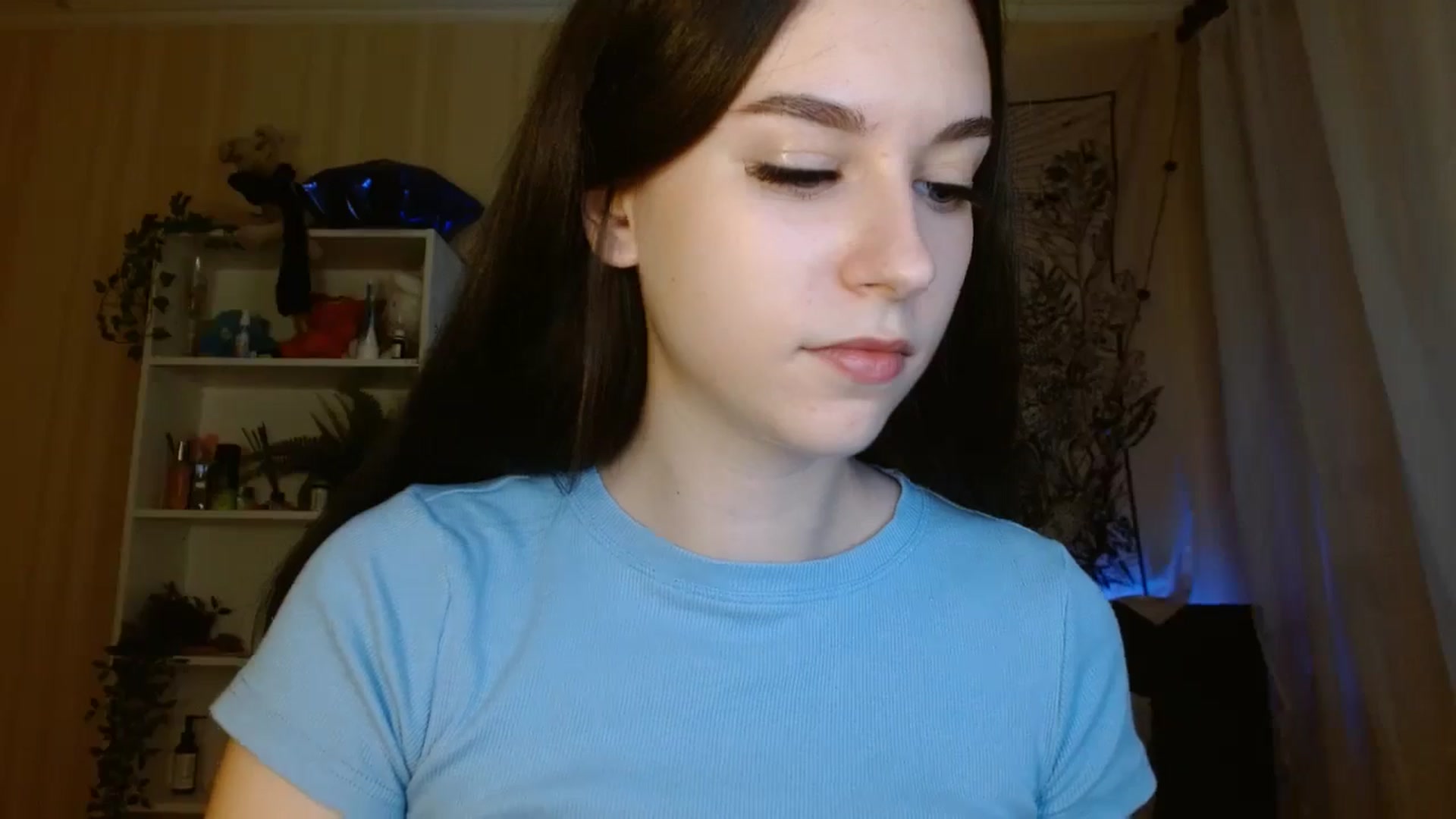 Gallery image thumbnail from ElsieF_'s myfreecams stream on, 05/17/2024, 17:07 image 12 of 20